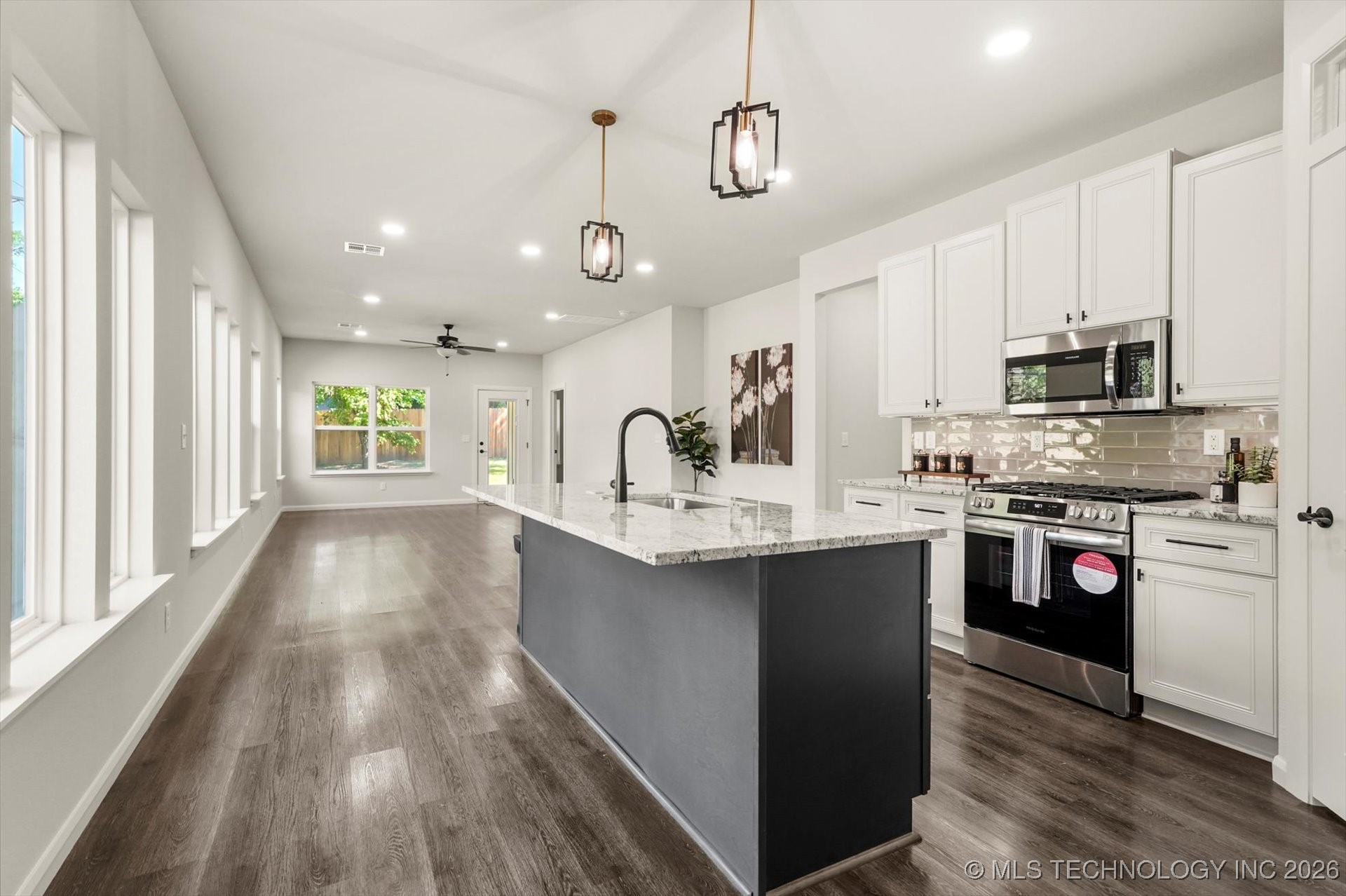 339 W Hickory Street Property Photo 9