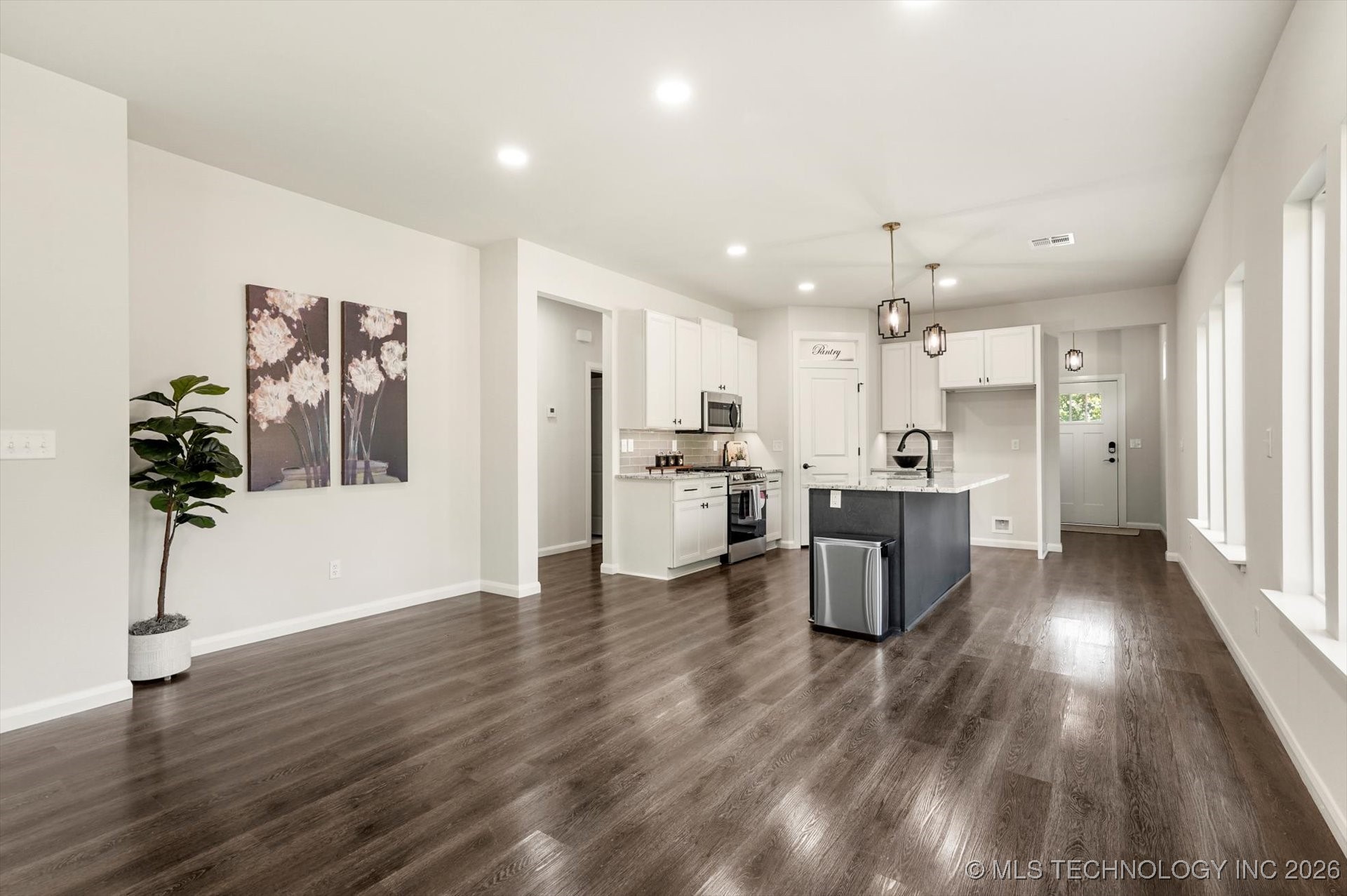 339 W Hickory Street Property Photo 11