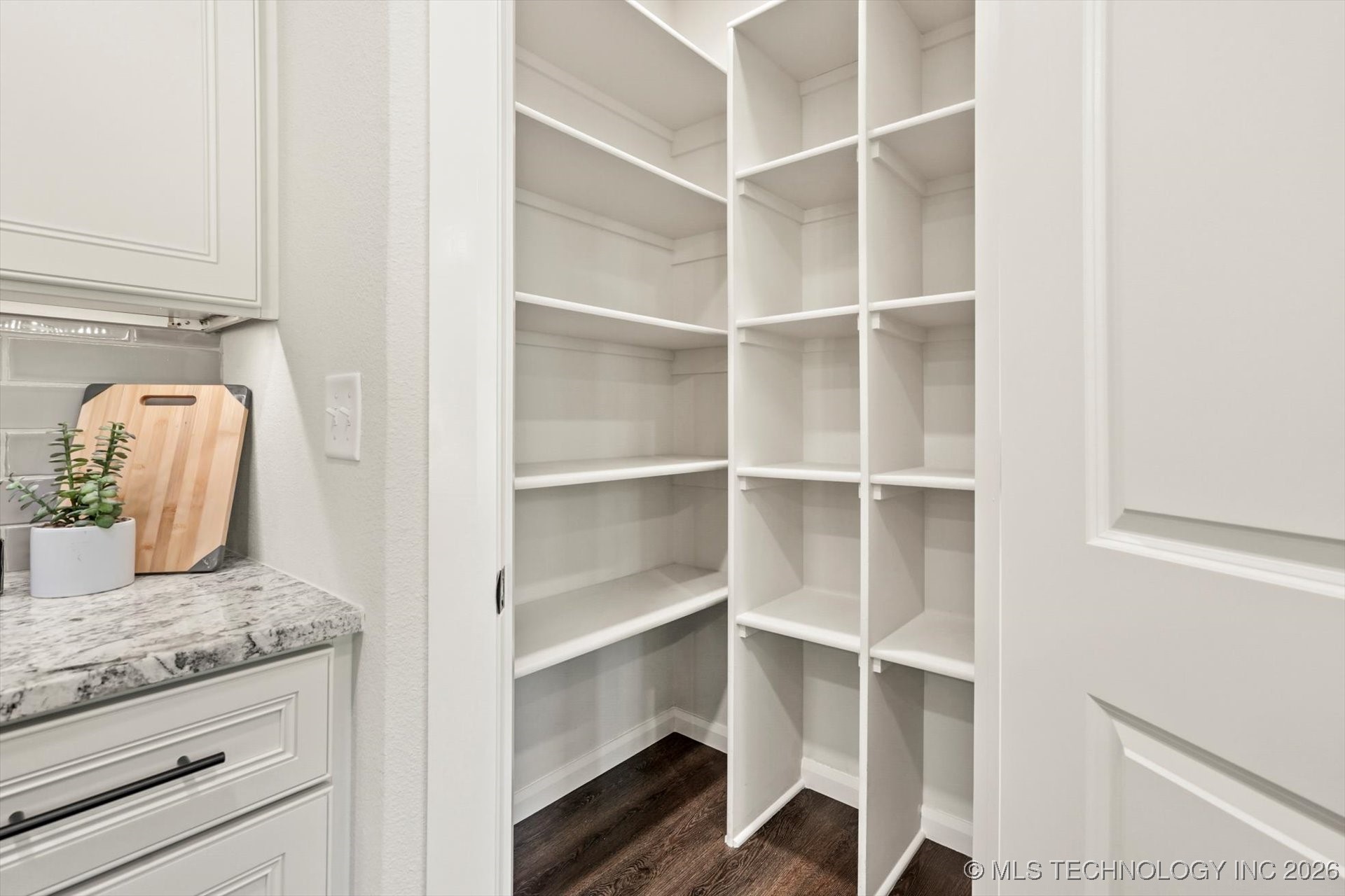 339 W Hickory Street Property Photo 12