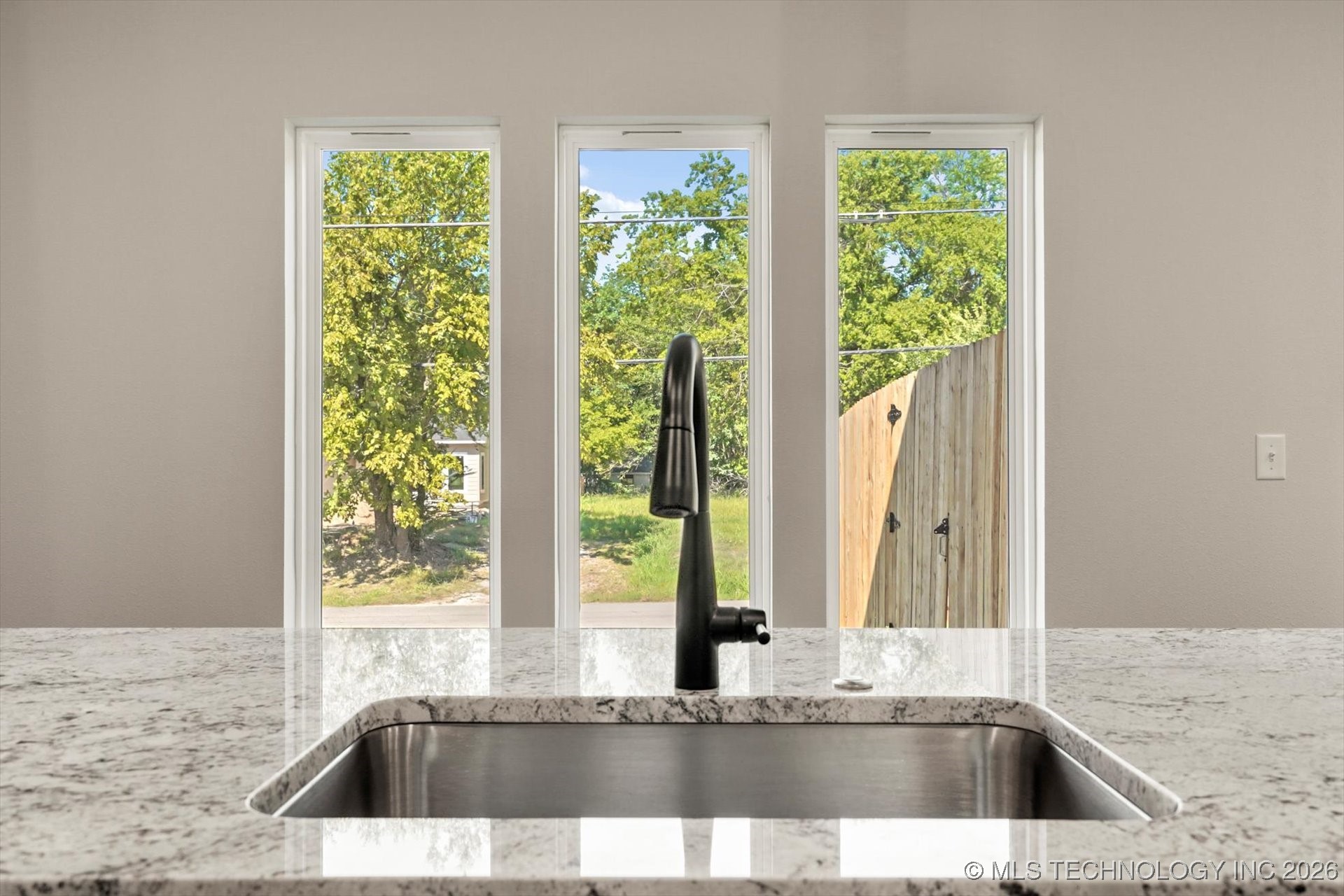 339 W Hickory Street Property Photo 13