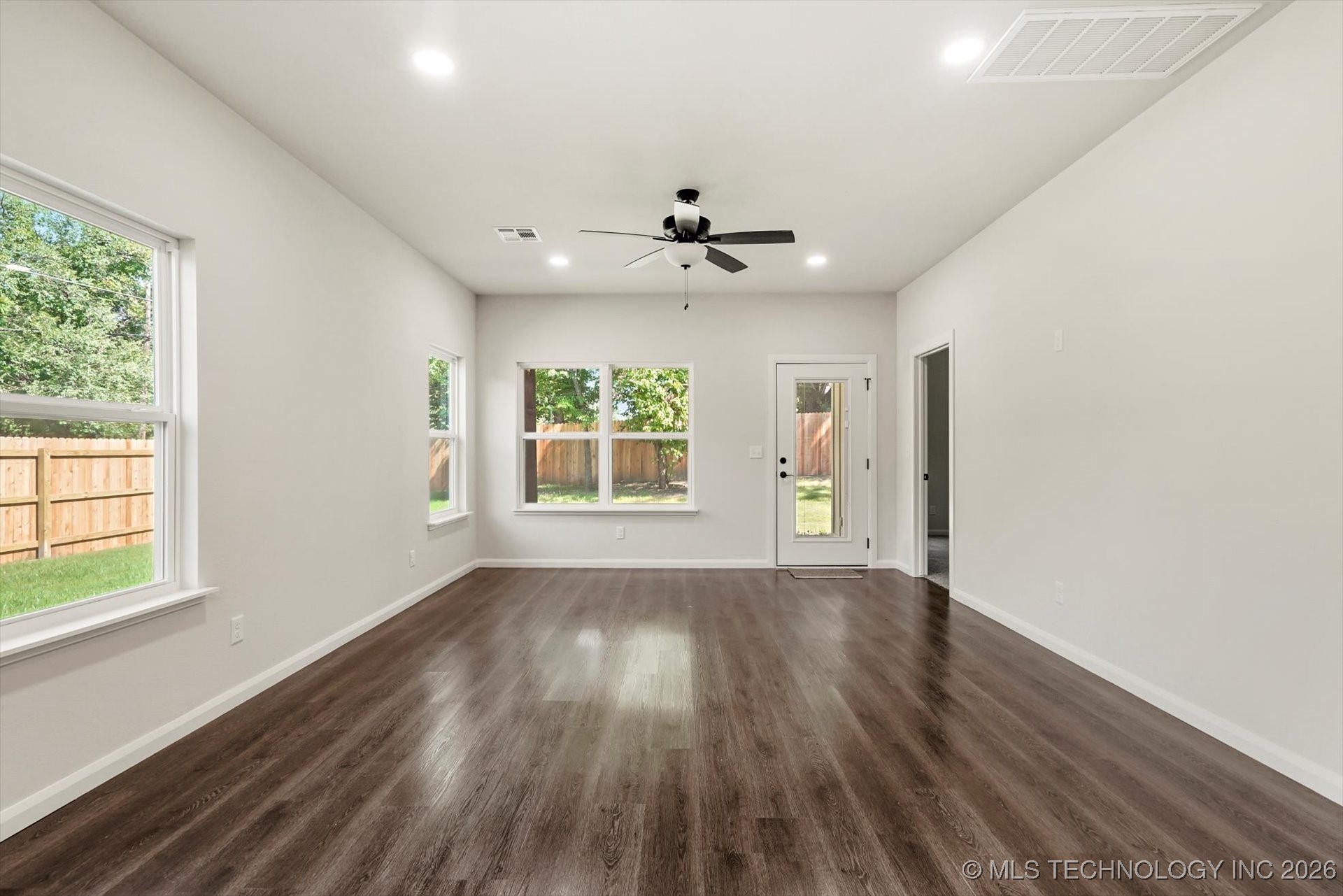 339 W Hickory Street Property Photo 16