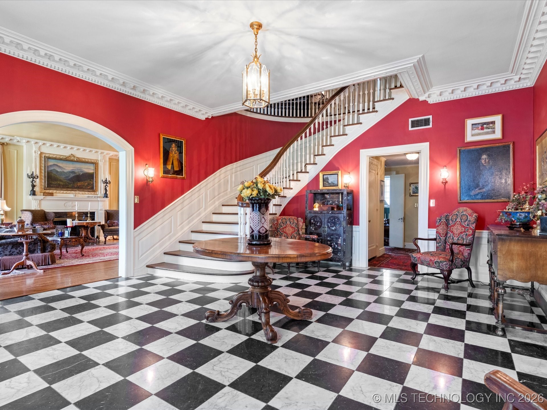 535 E 14th Street Property Photo 5