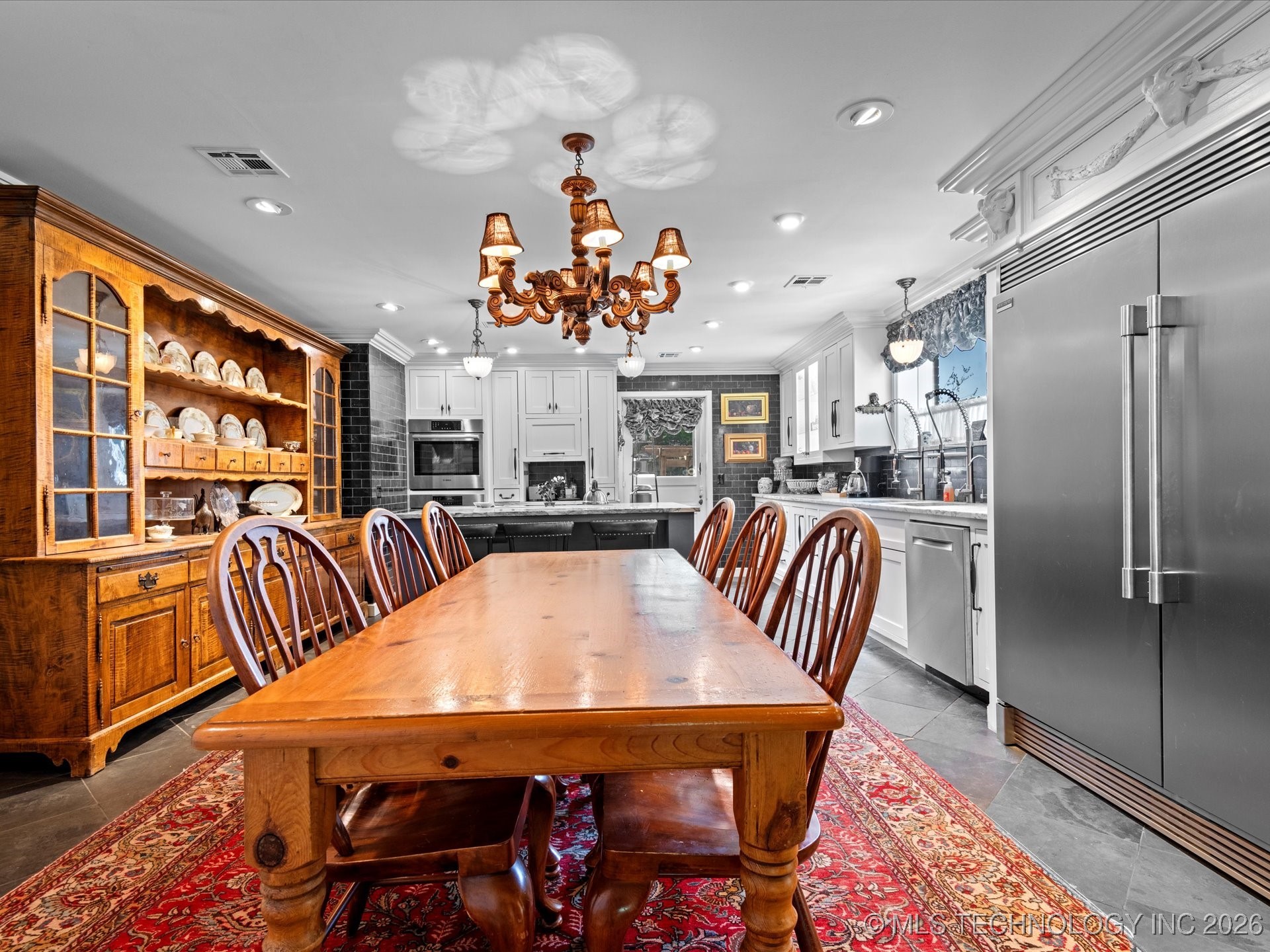 535 E 14th Street Property Photo 11