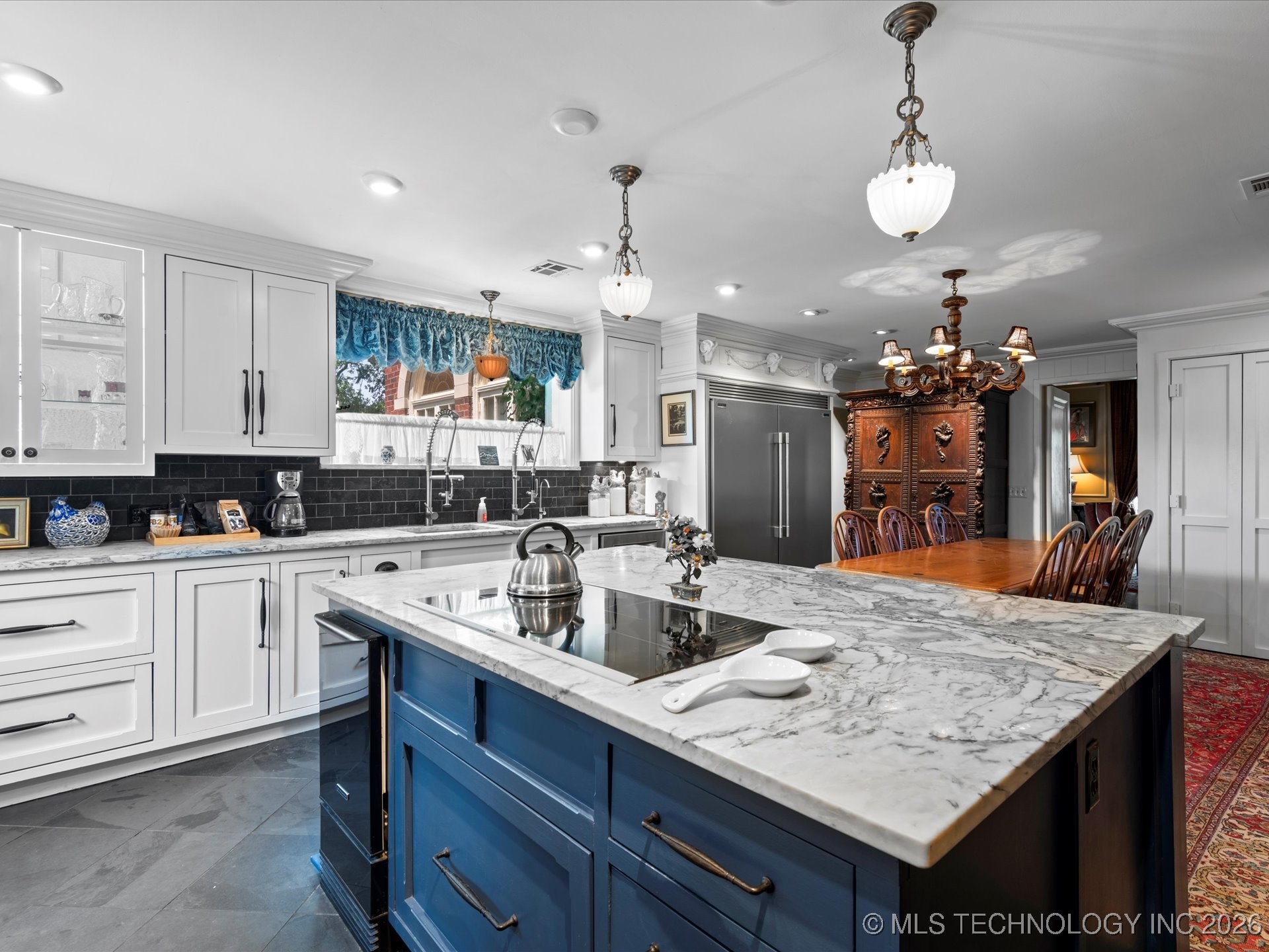 535 E 14th Street Property Photo 14