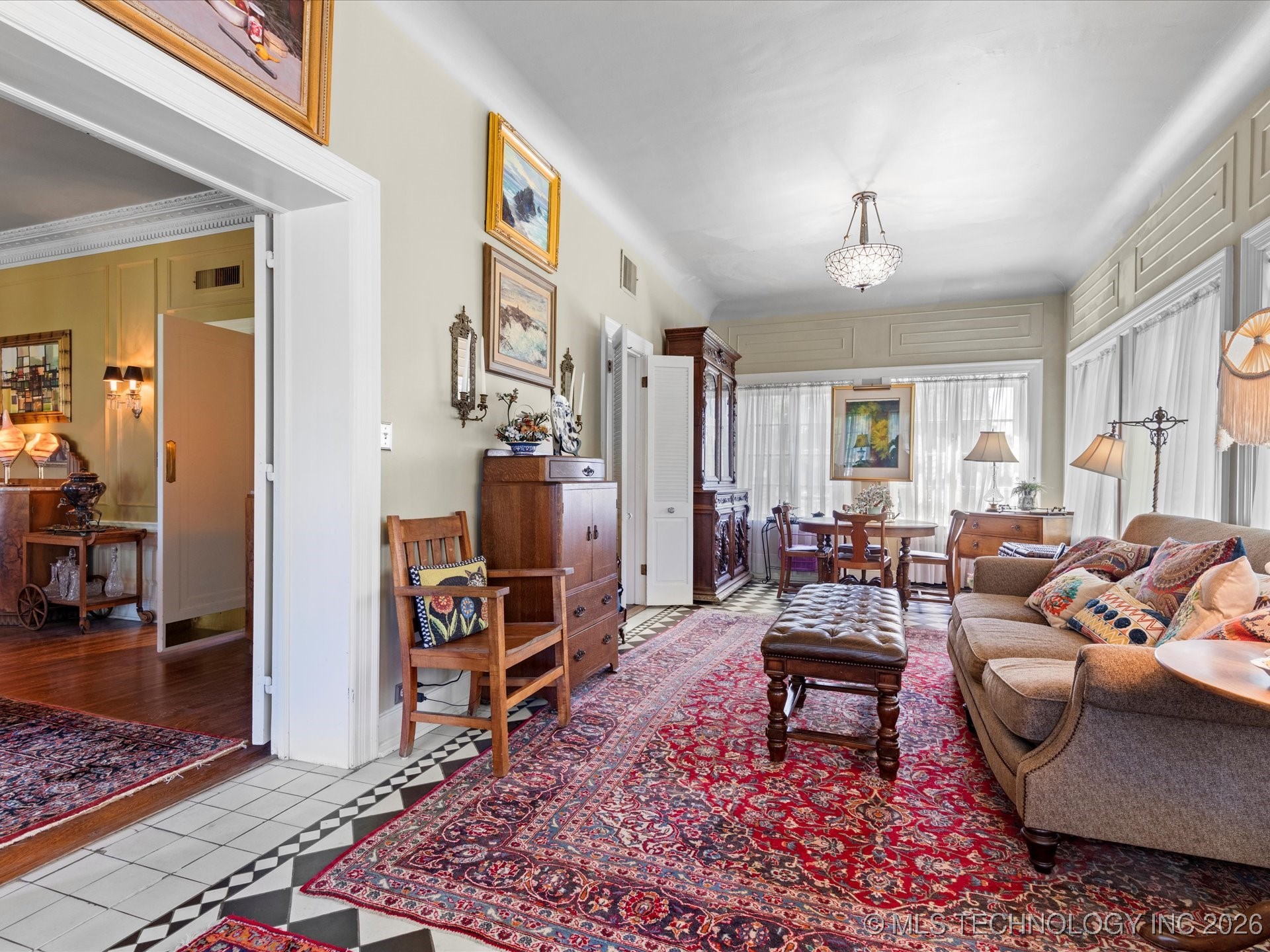 535 E 14th Street Property Photo 17