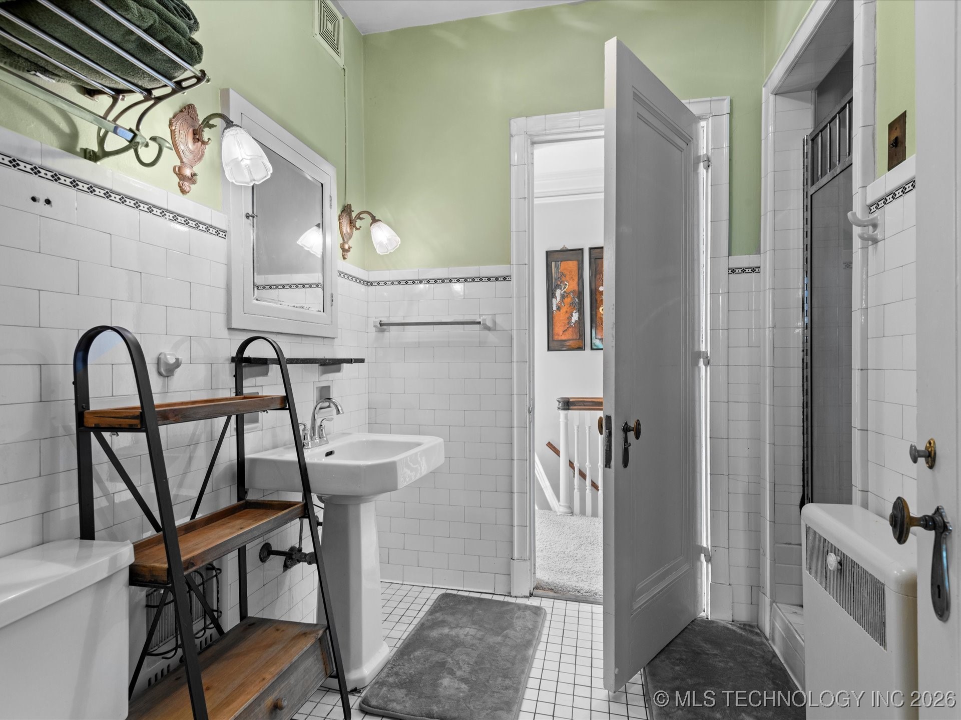 535 E 14th Street Property Photo 23