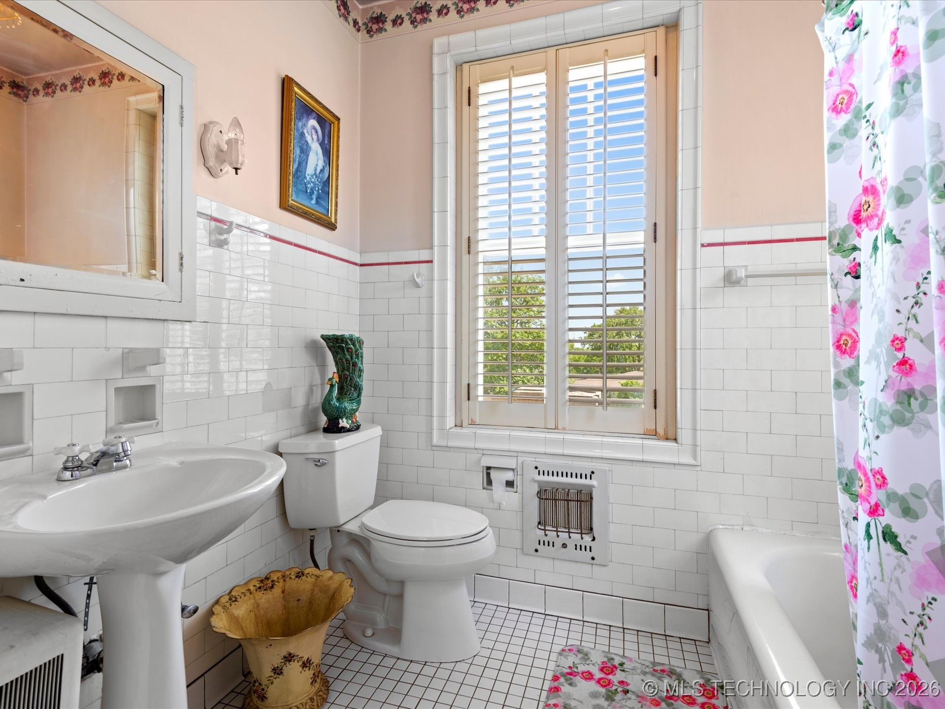 535 E 14th Street Property Photo 32