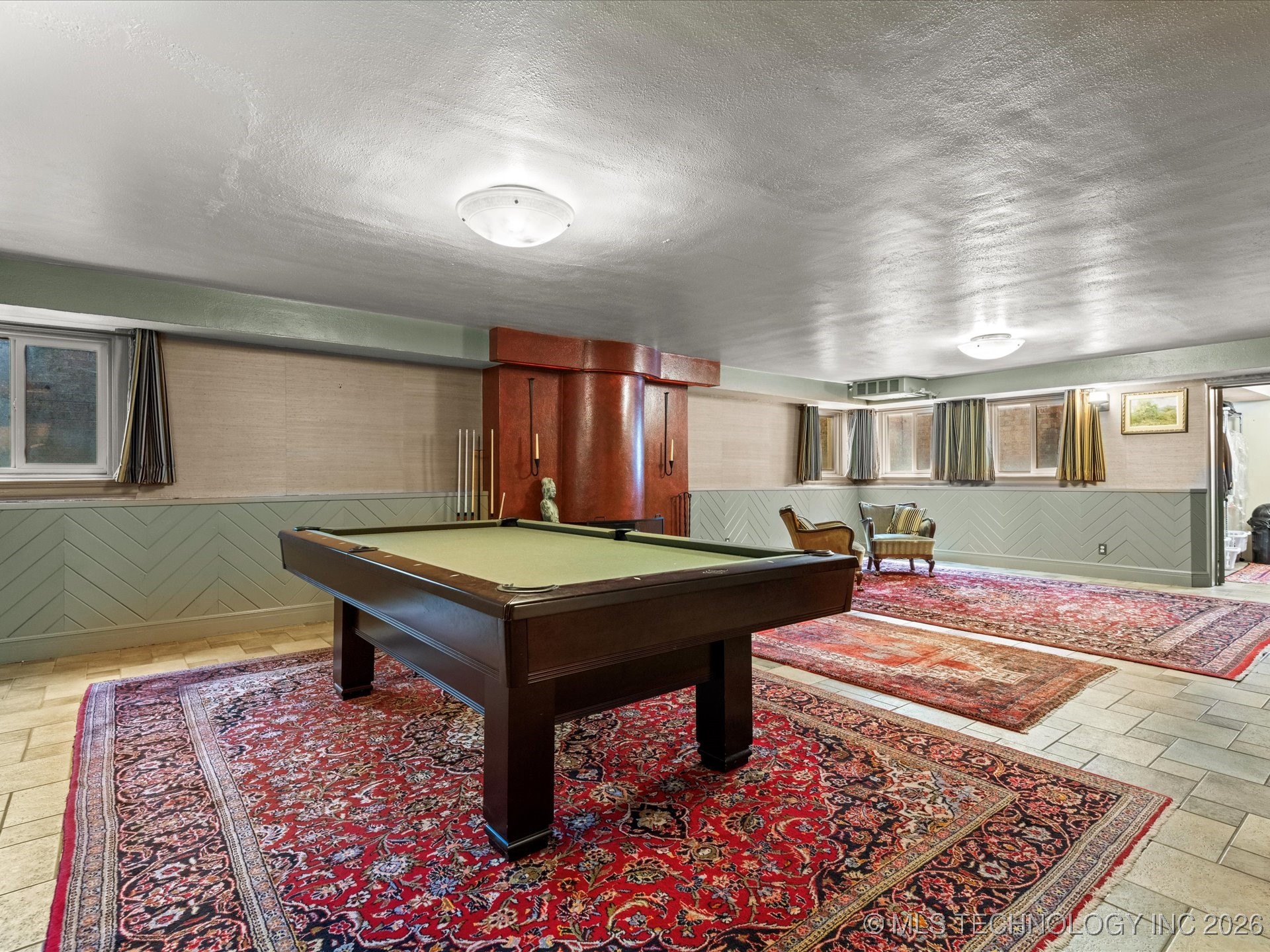 535 E 14th Street Property Photo 33