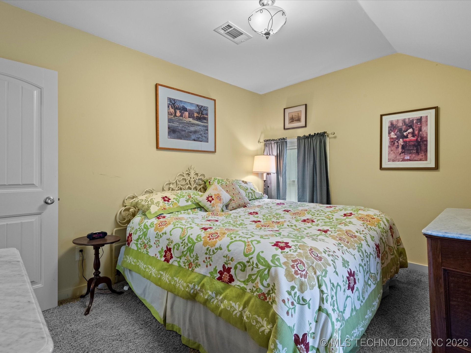 535 E 14th Street Property Photo 43