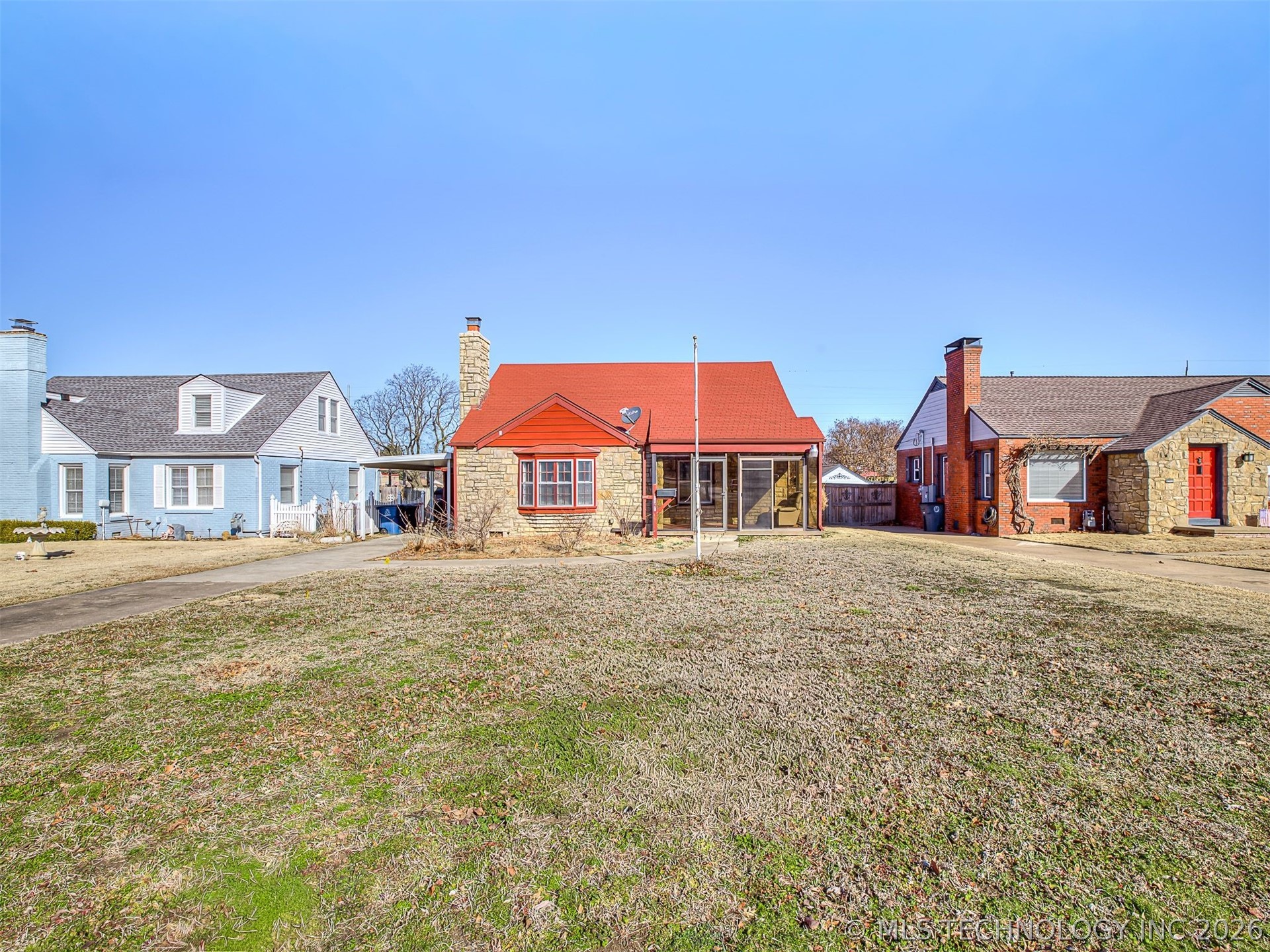 3923 E 11th Place Property Photo 4