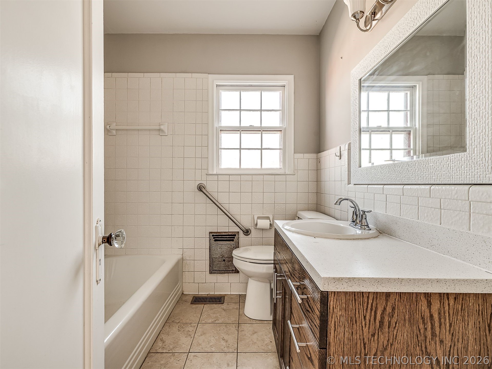 3923 E 11th Place Property Photo 38