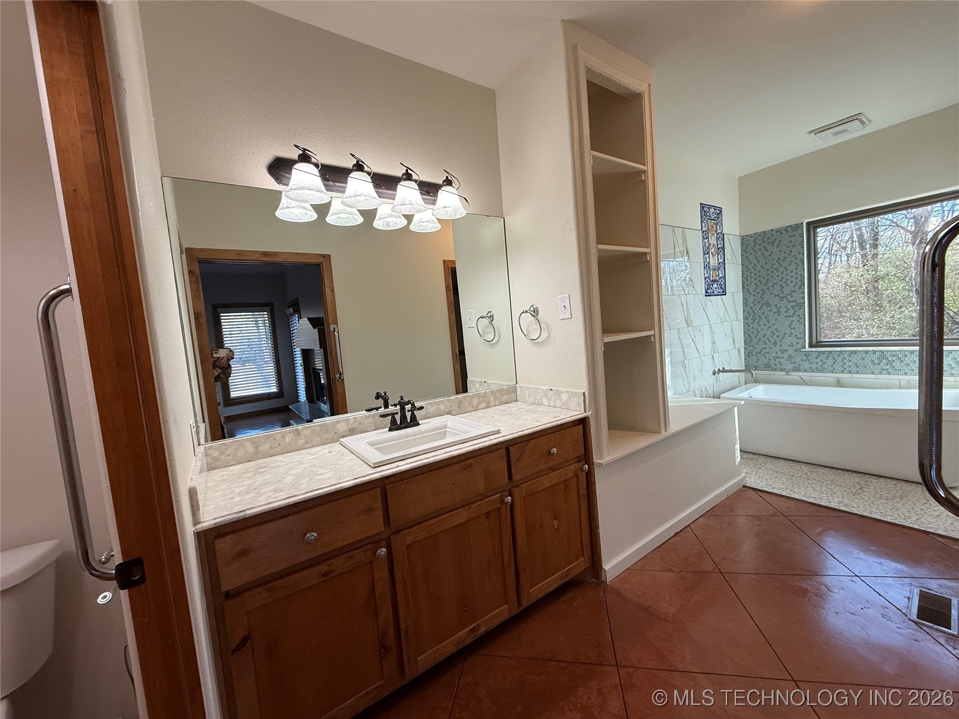 1001 N 64th Street West Property Photo 6