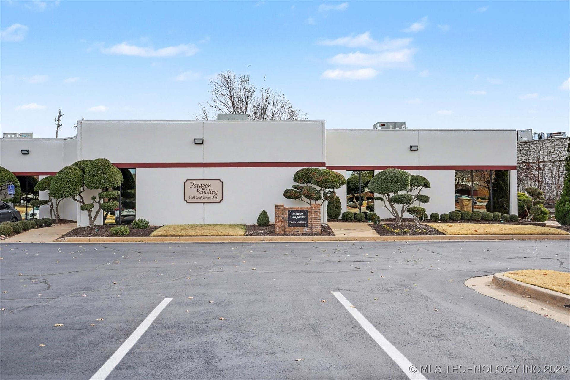 3103 S Juniper Avenue Property Photo 3