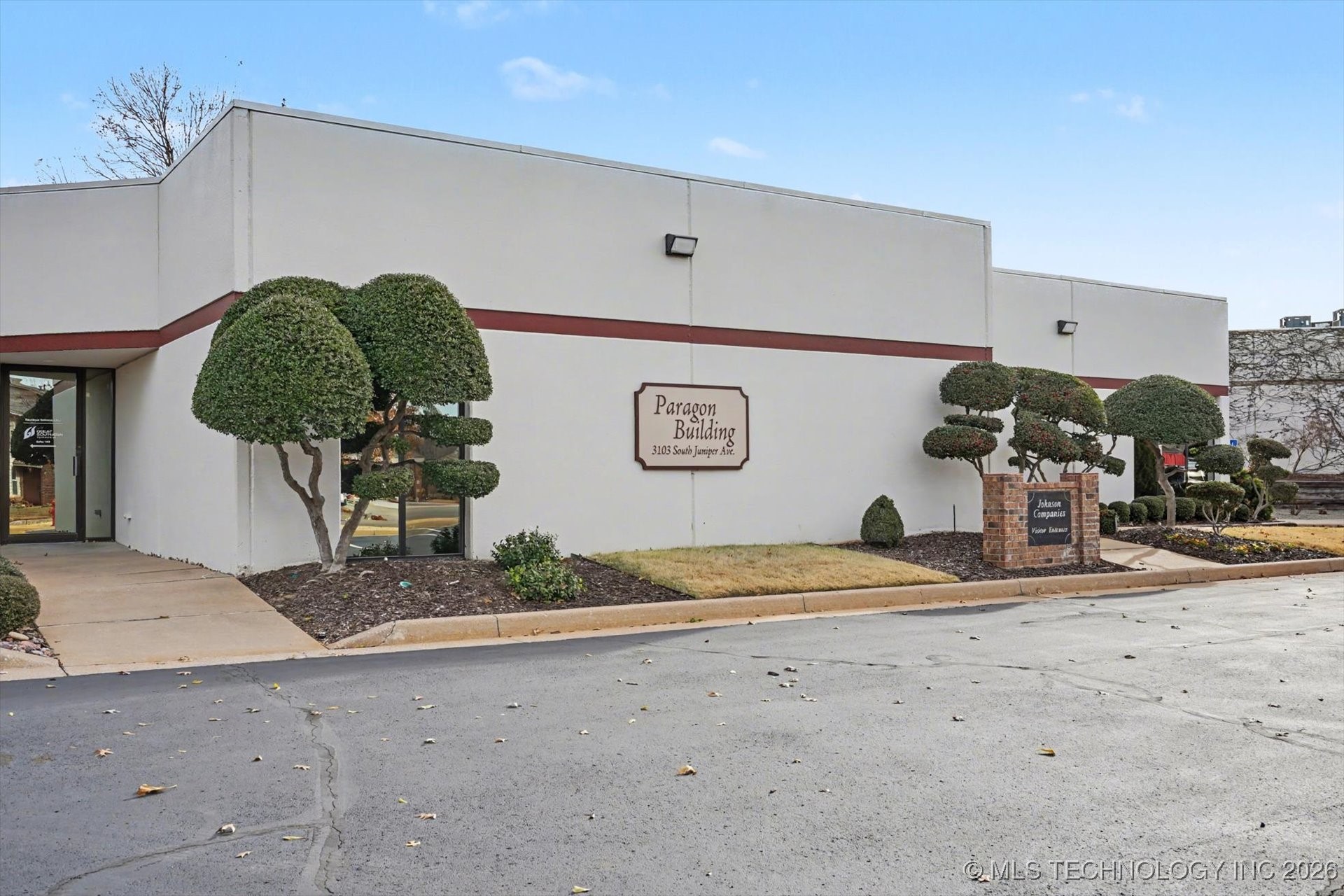 3103 S Juniper Avenue Property Photo 4