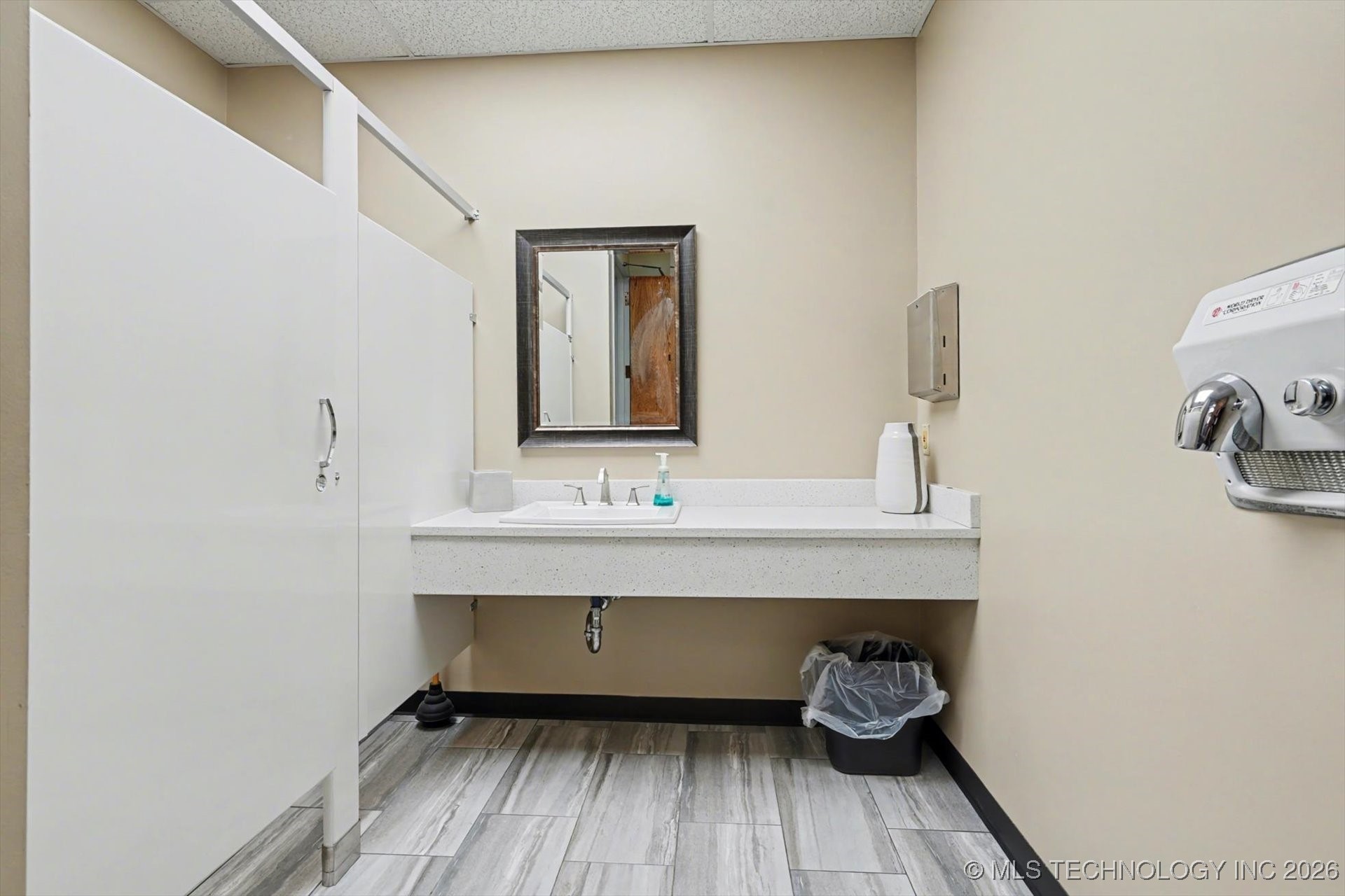 3103 S Juniper Avenue Property Photo 27