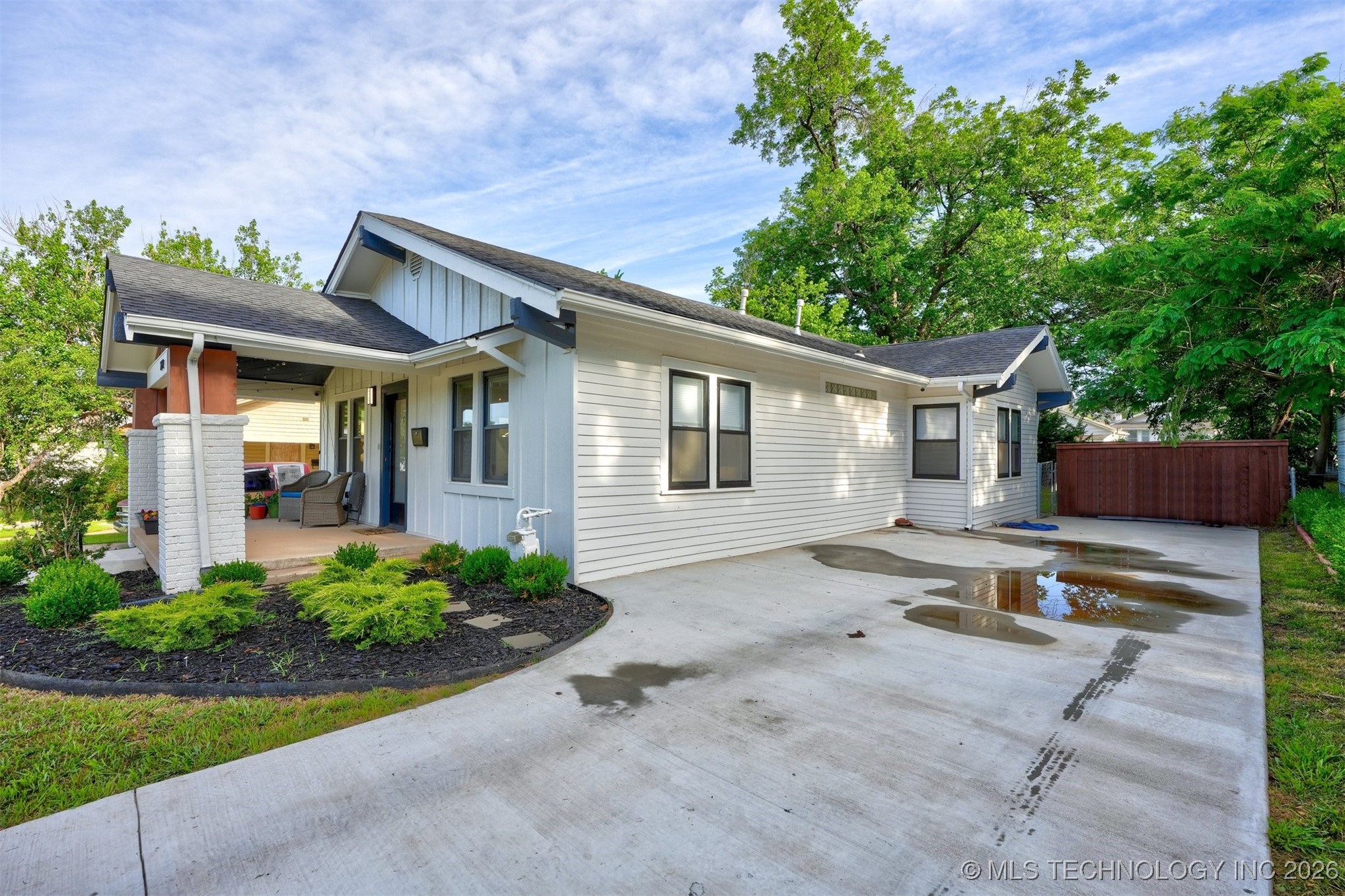 2009 Nw 12th Property Photo 2