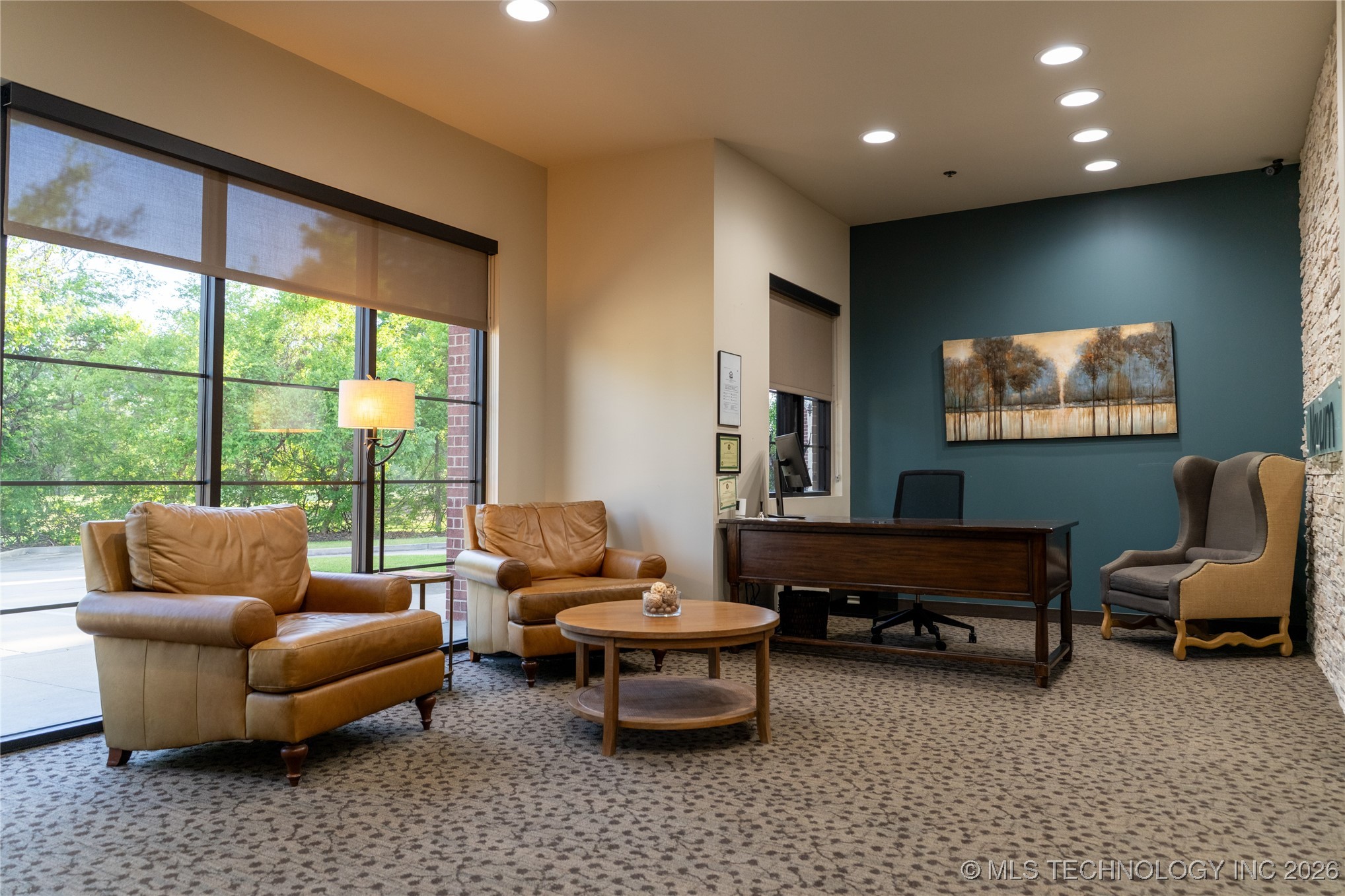 8126 S Mingo Road Property Photo 7