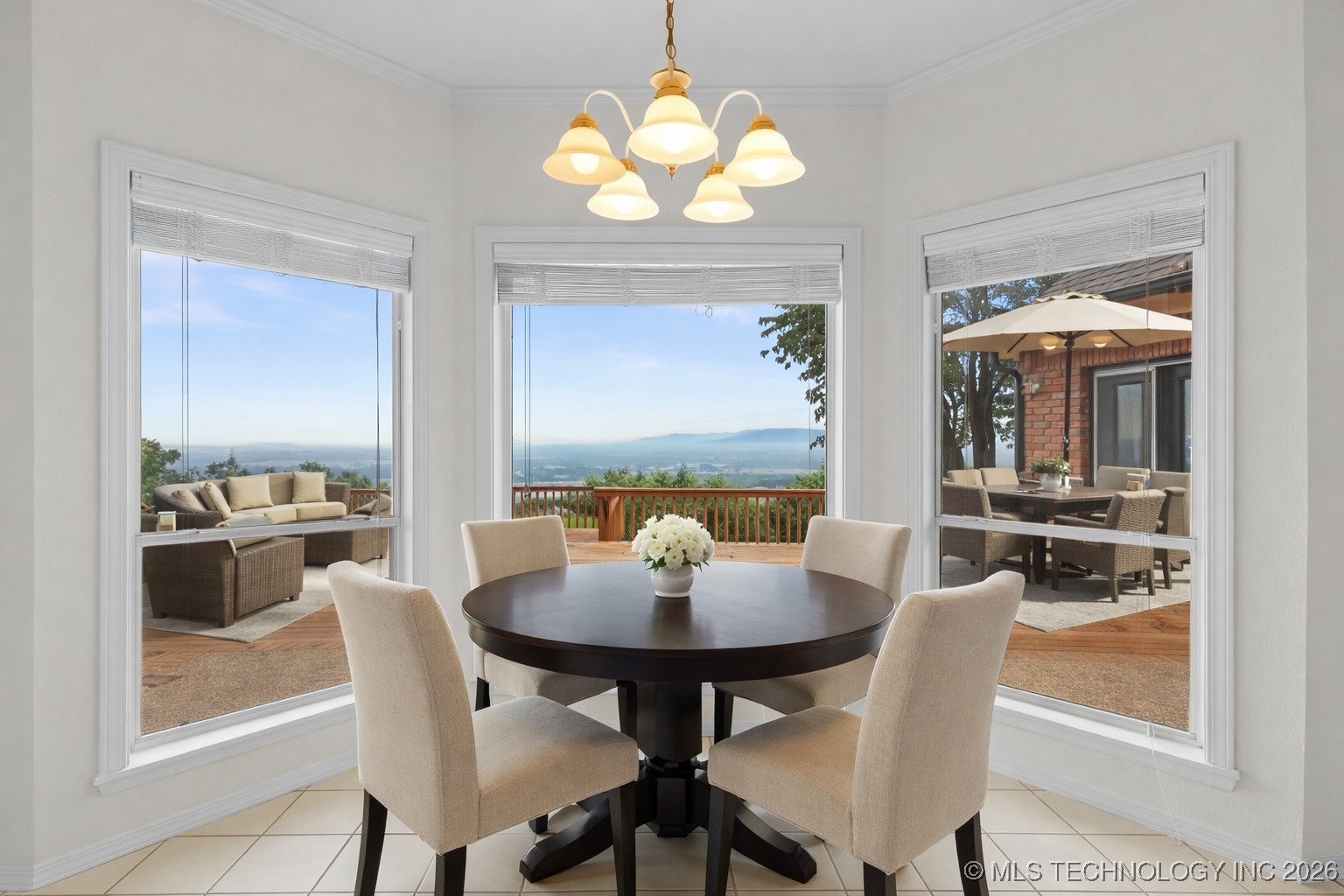 100 Winters Way Property Photo 13