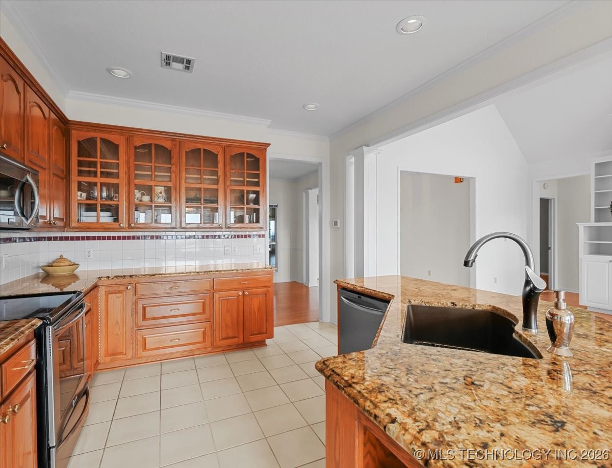 100 Winters Way Property Photo 17