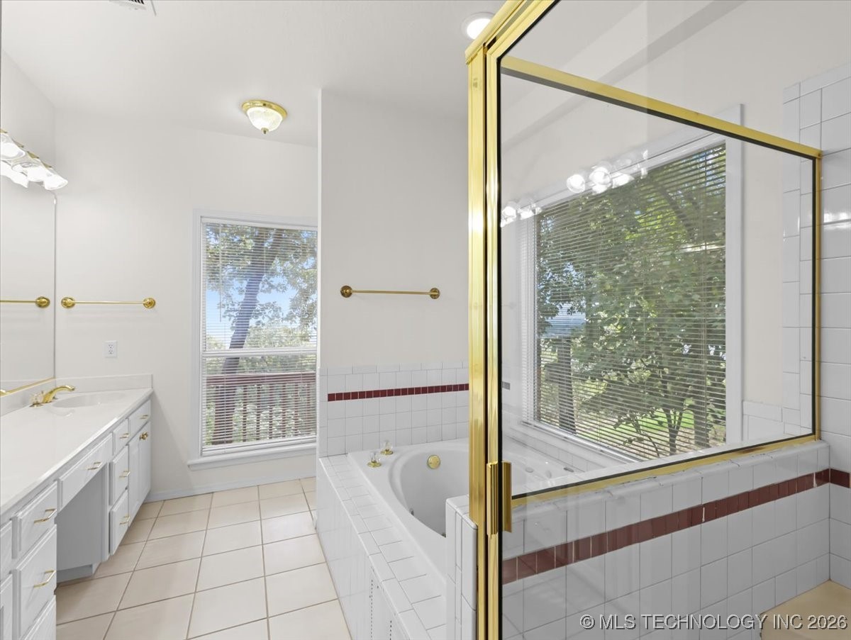 100 Winters Way Property Photo 28