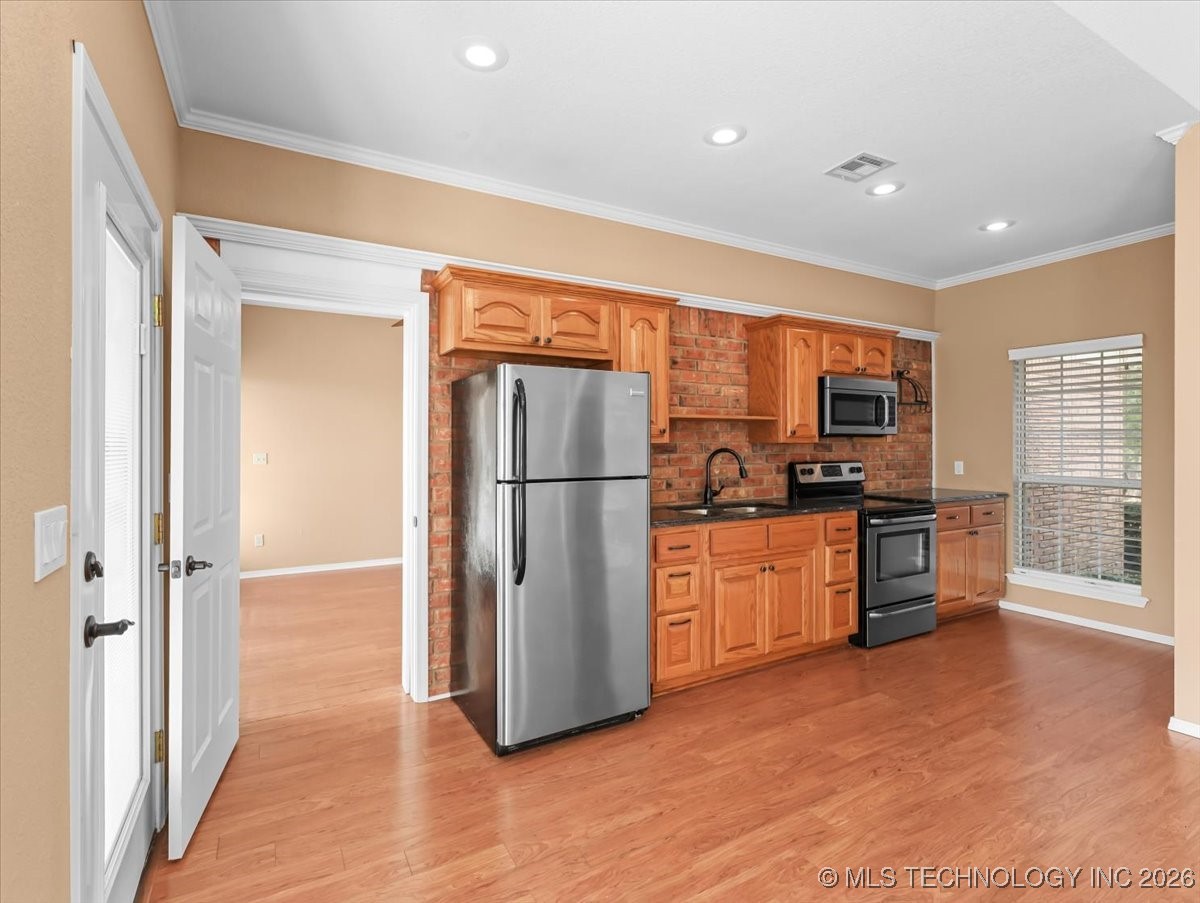 100 Winters Way Property Photo 37