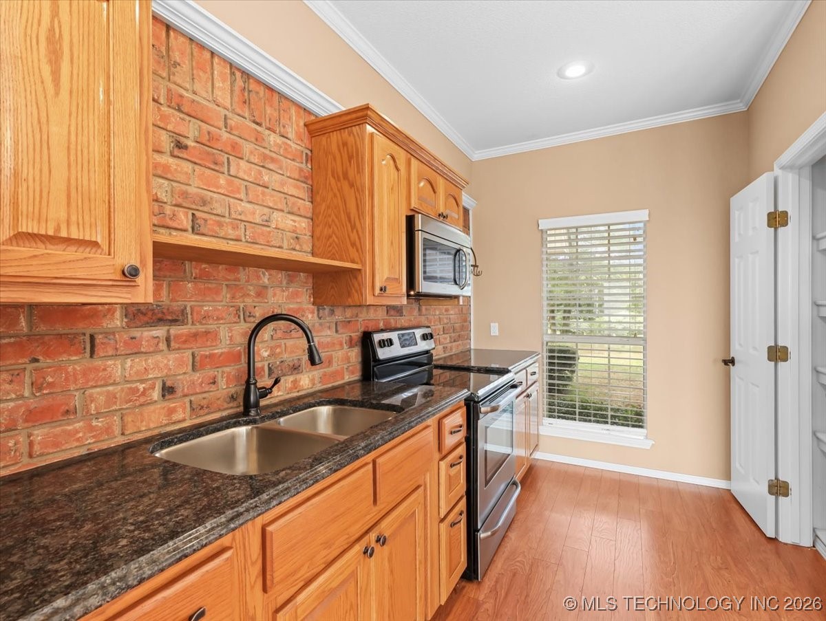 100 Winters Way Property Photo 38