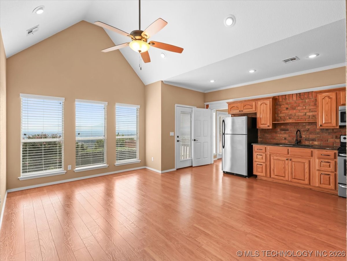 100 Winters Way Property Photo 39