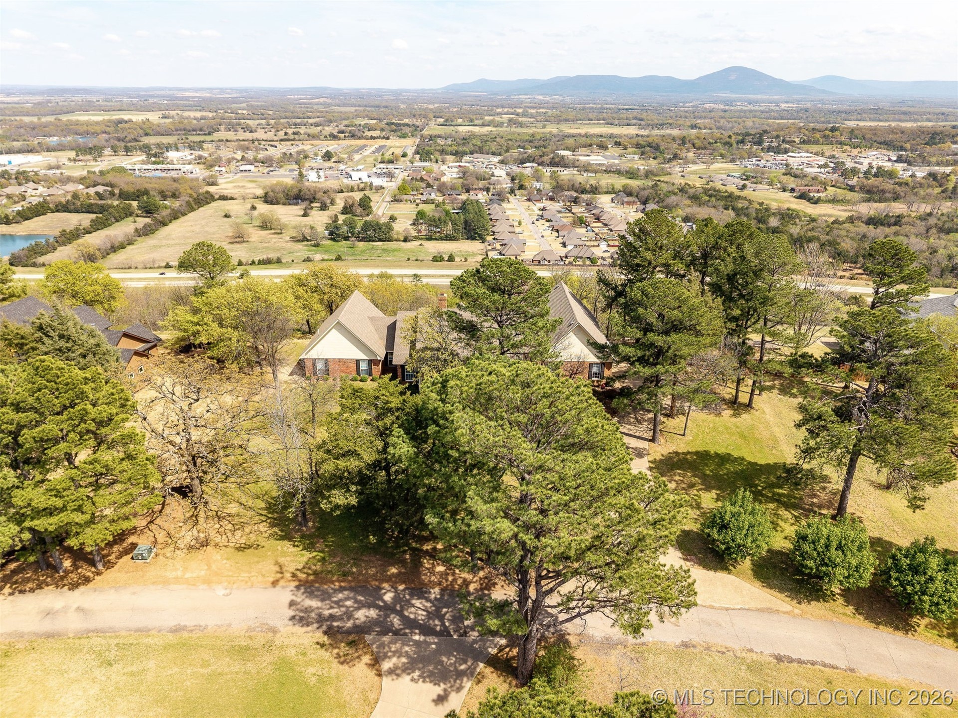 100 Winters Way Property Photo 54