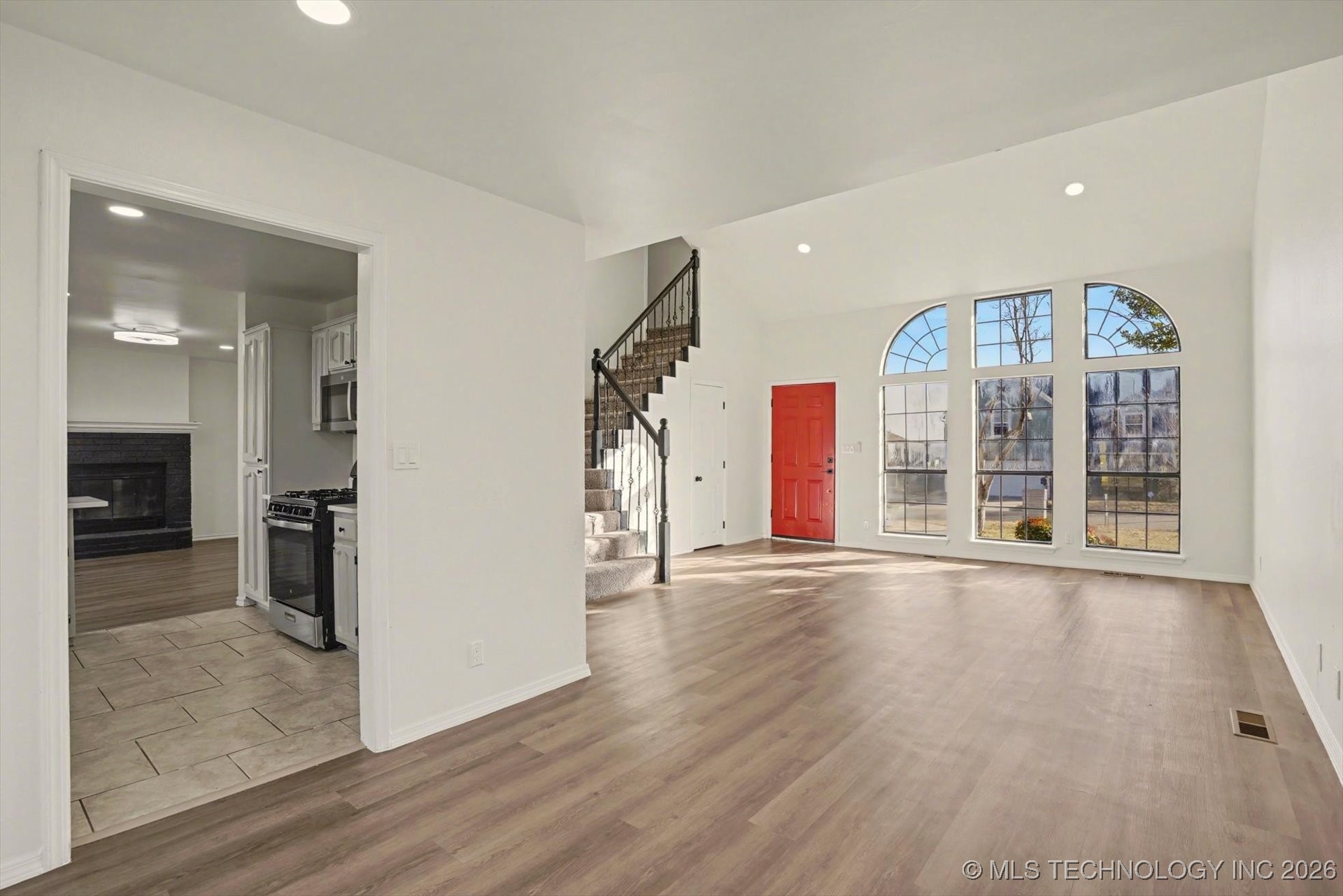 9240 S 95th East Avenue Property Photo 8