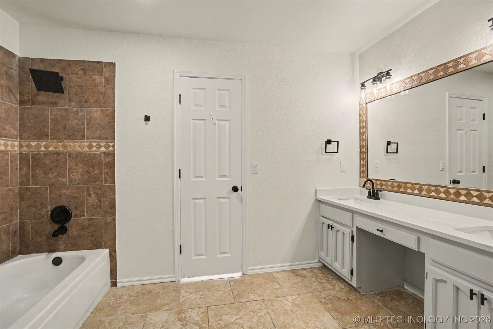 9240 S 95th East Avenue Property Photo 26