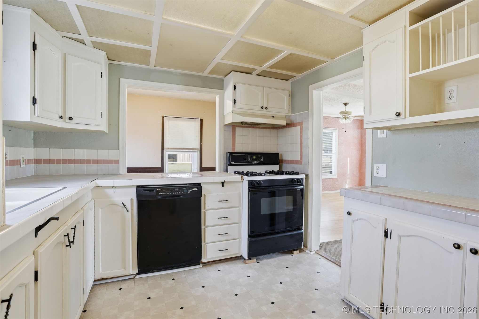 1005 Parkland Drive Property Photo 3