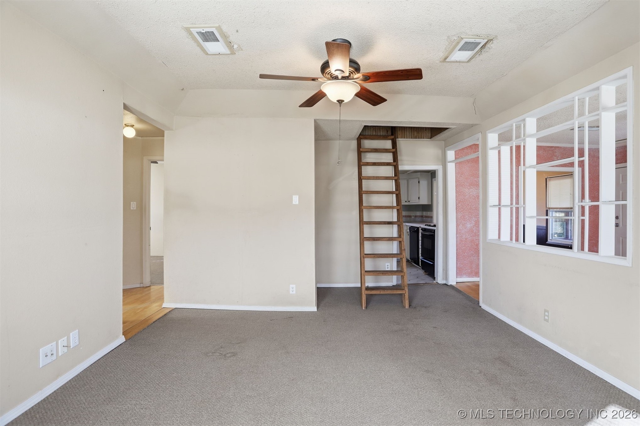 1005 Parkland Drive Property Photo 7