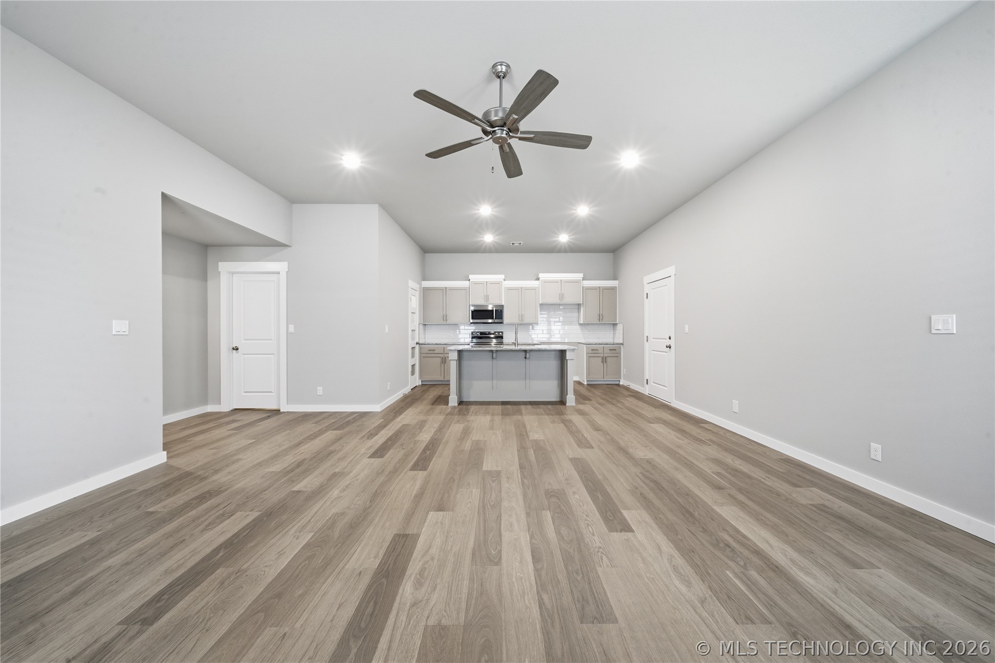 14627 E 39th Place S Property Photo 6