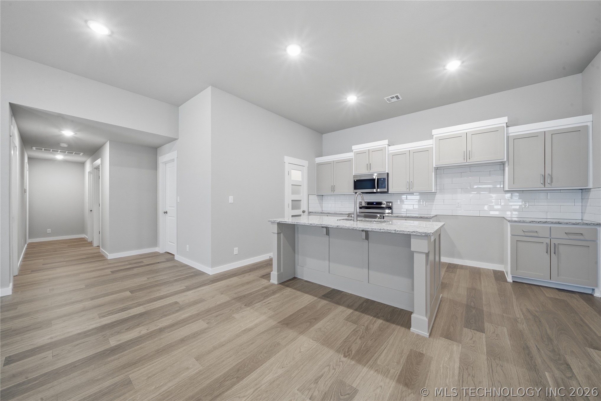 14627 E 39th Place S Property Photo 8