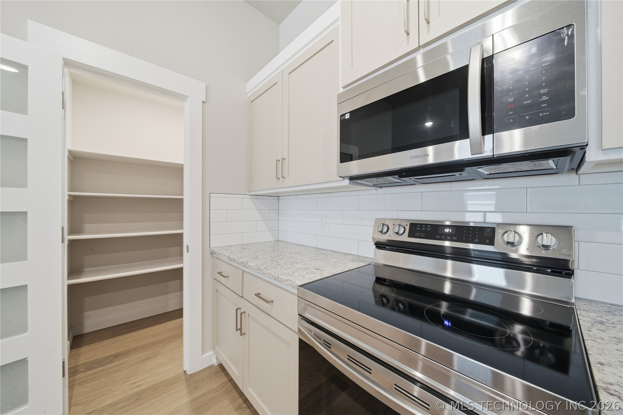 14627 E 39th Place S Property Photo 13