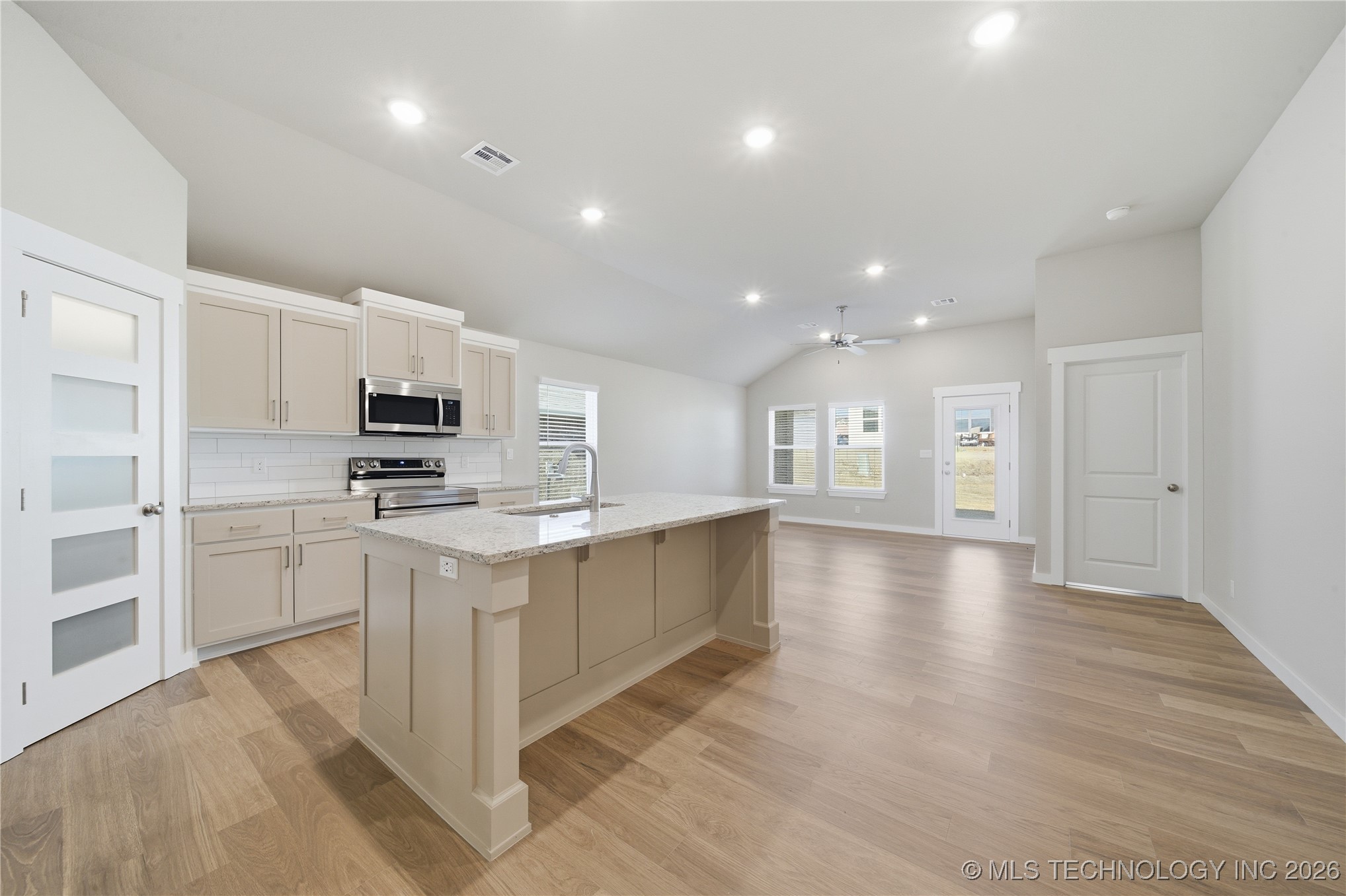 14635 E 39th Place S Property Photo 5