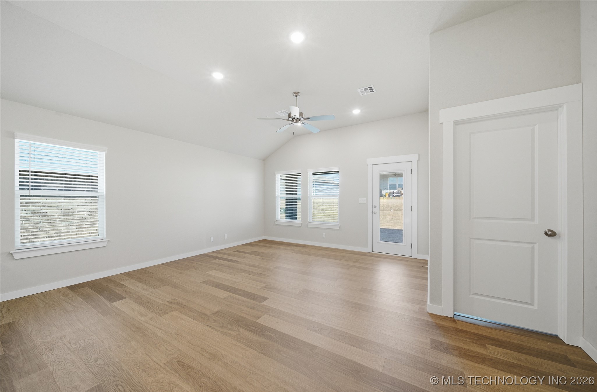 14635 E 39th Place S Property Photo 6