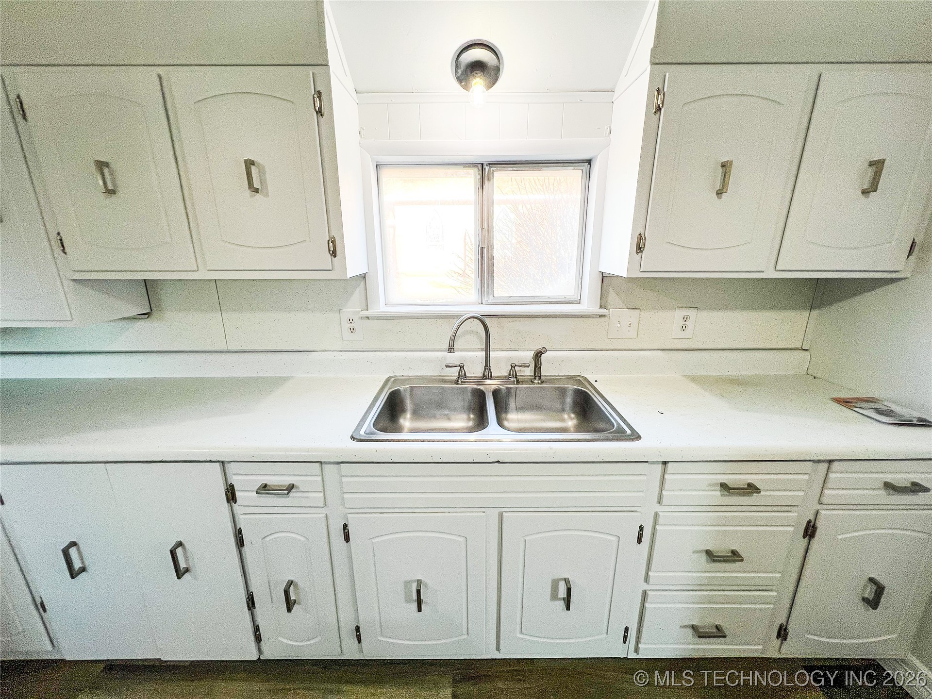 403 S Cimarron Avenue Property Photo 4