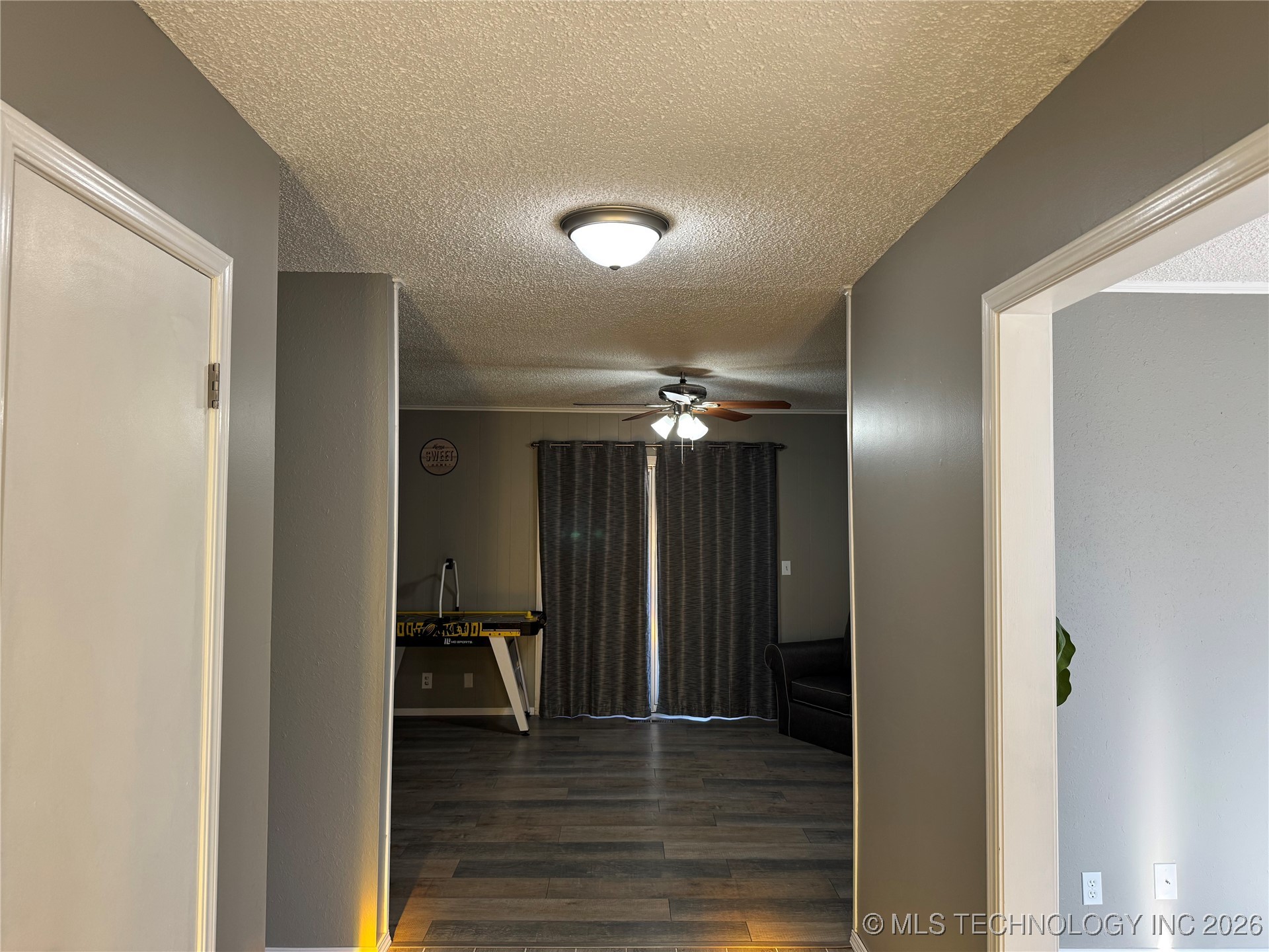 533 W Woodland Drive Property Photo 8