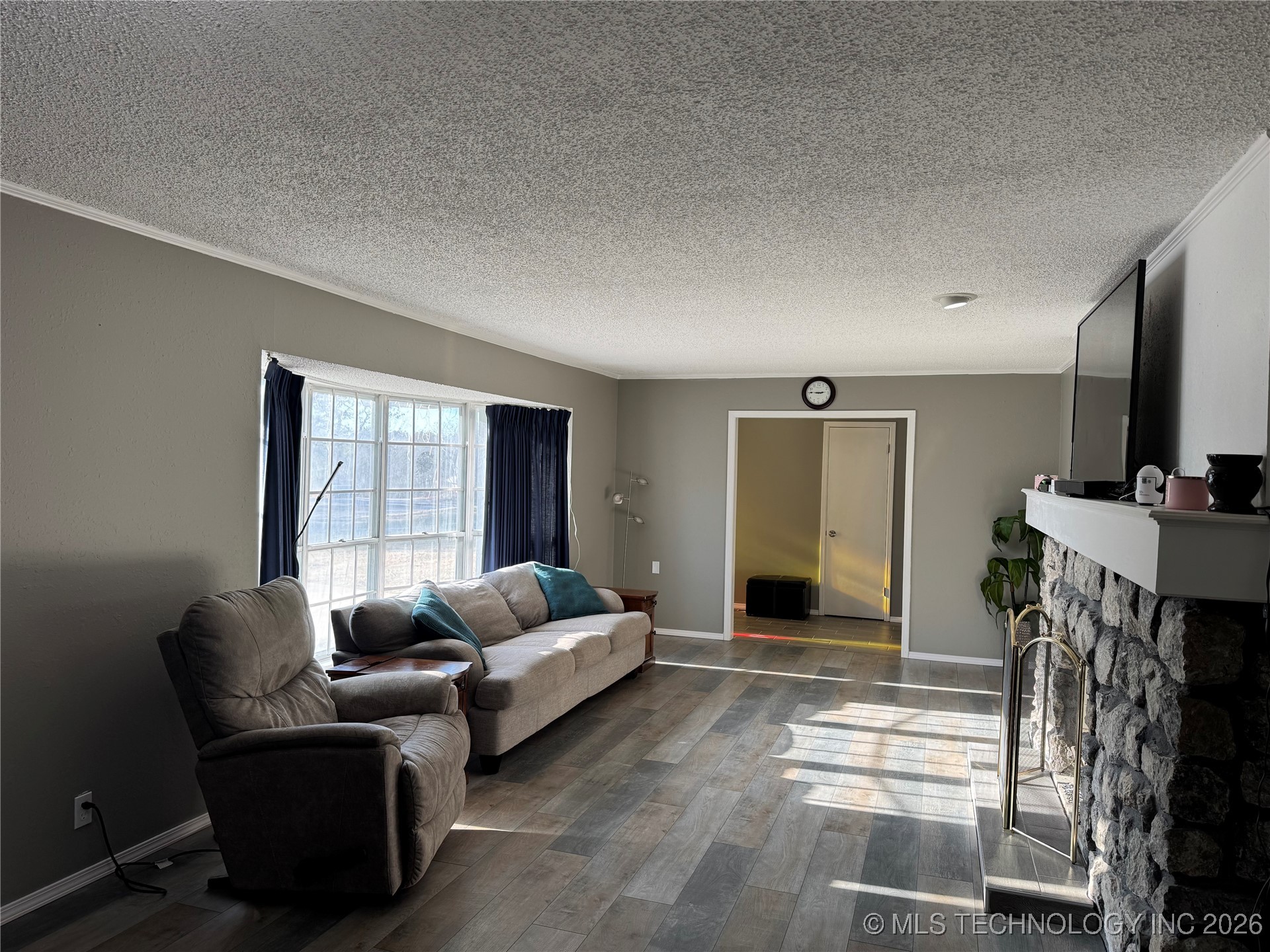 533 W Woodland Drive Property Photo 11