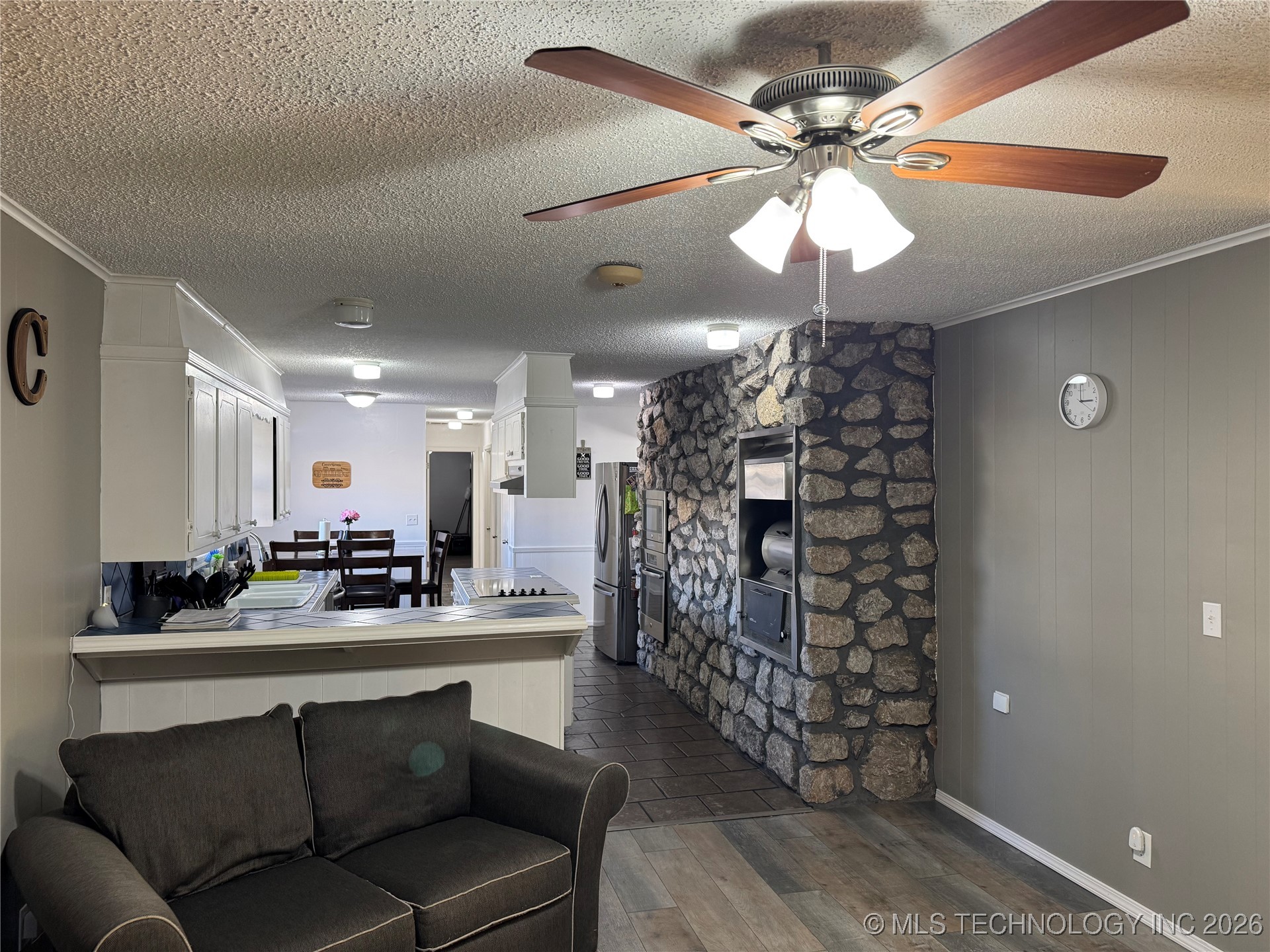 533 W Woodland Drive Property Photo 15