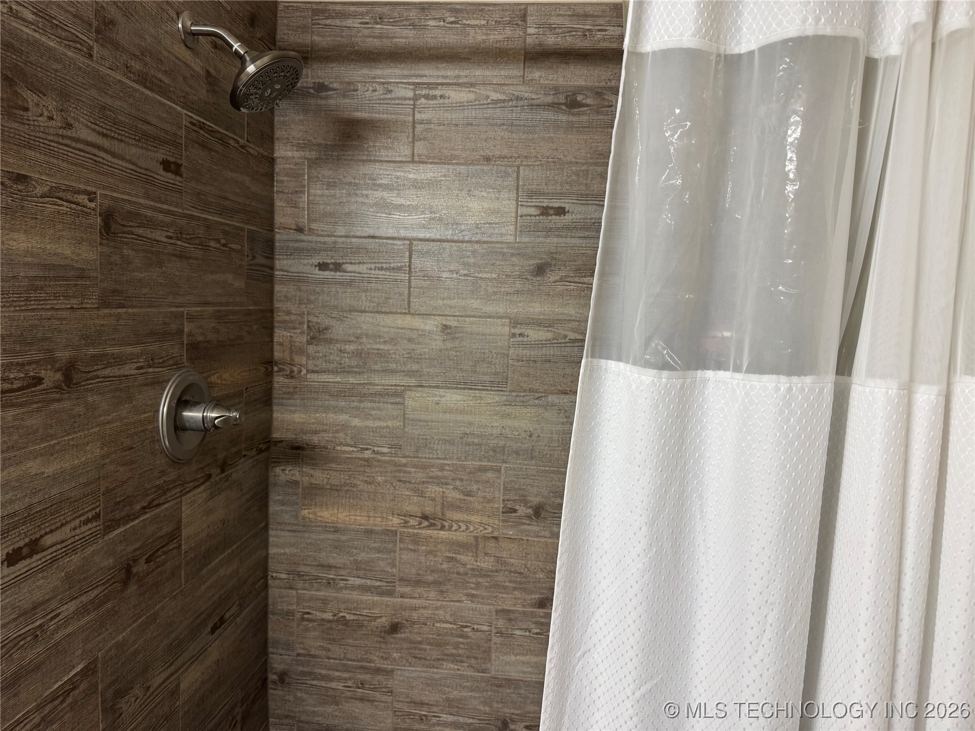 533 W Woodland Drive Property Photo 17