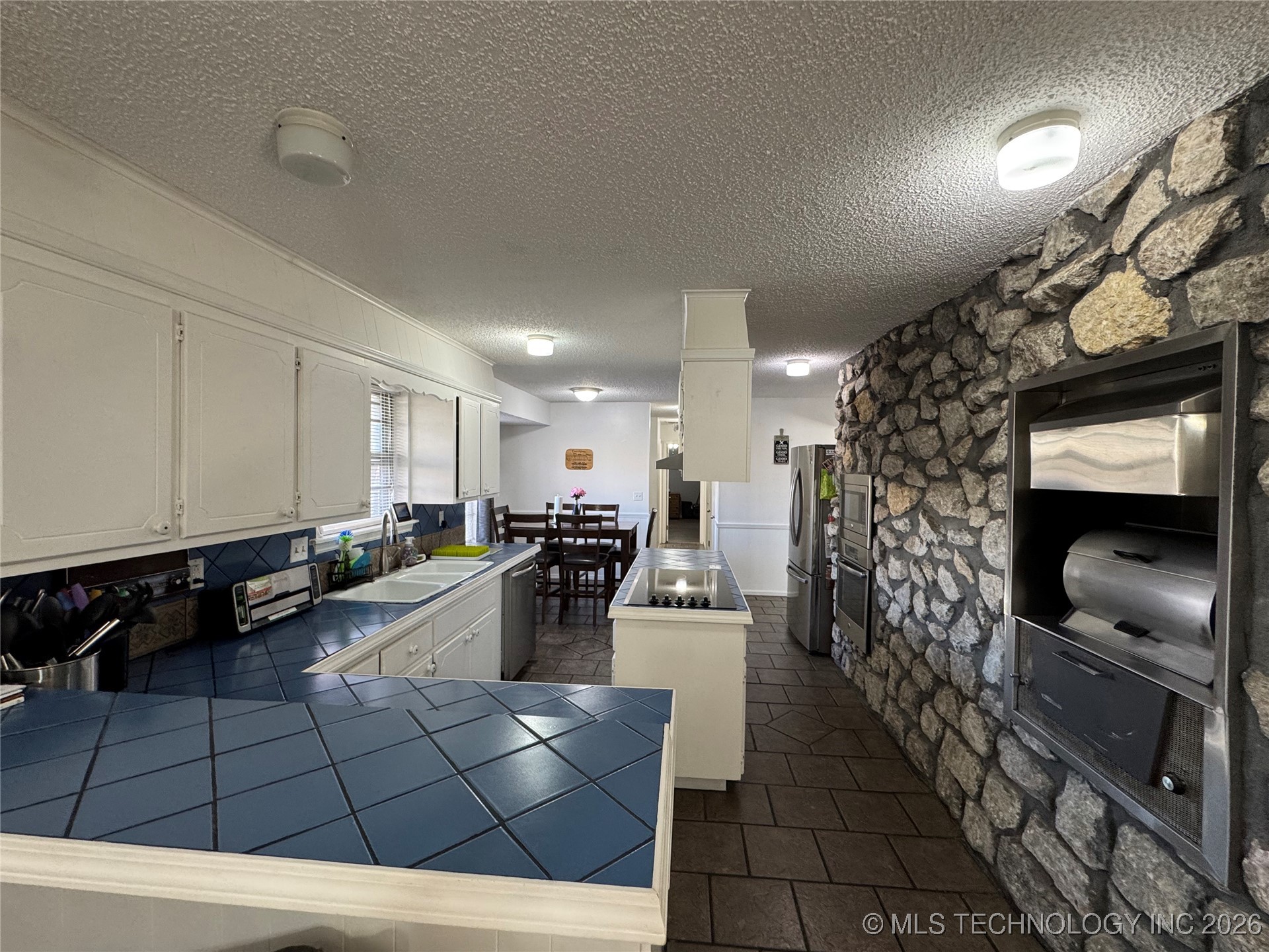 533 W Woodland Drive Property Photo 28