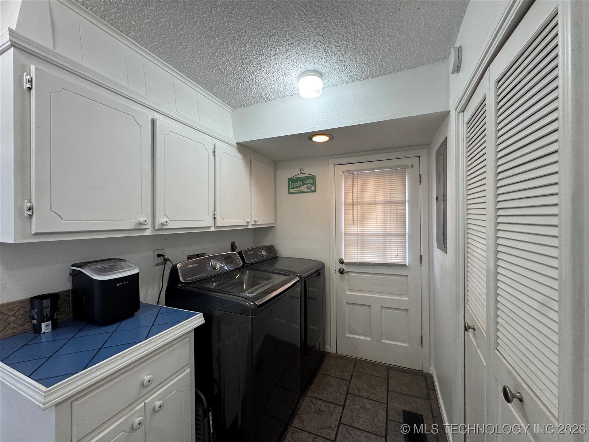 533 W Woodland Drive Property Photo 34