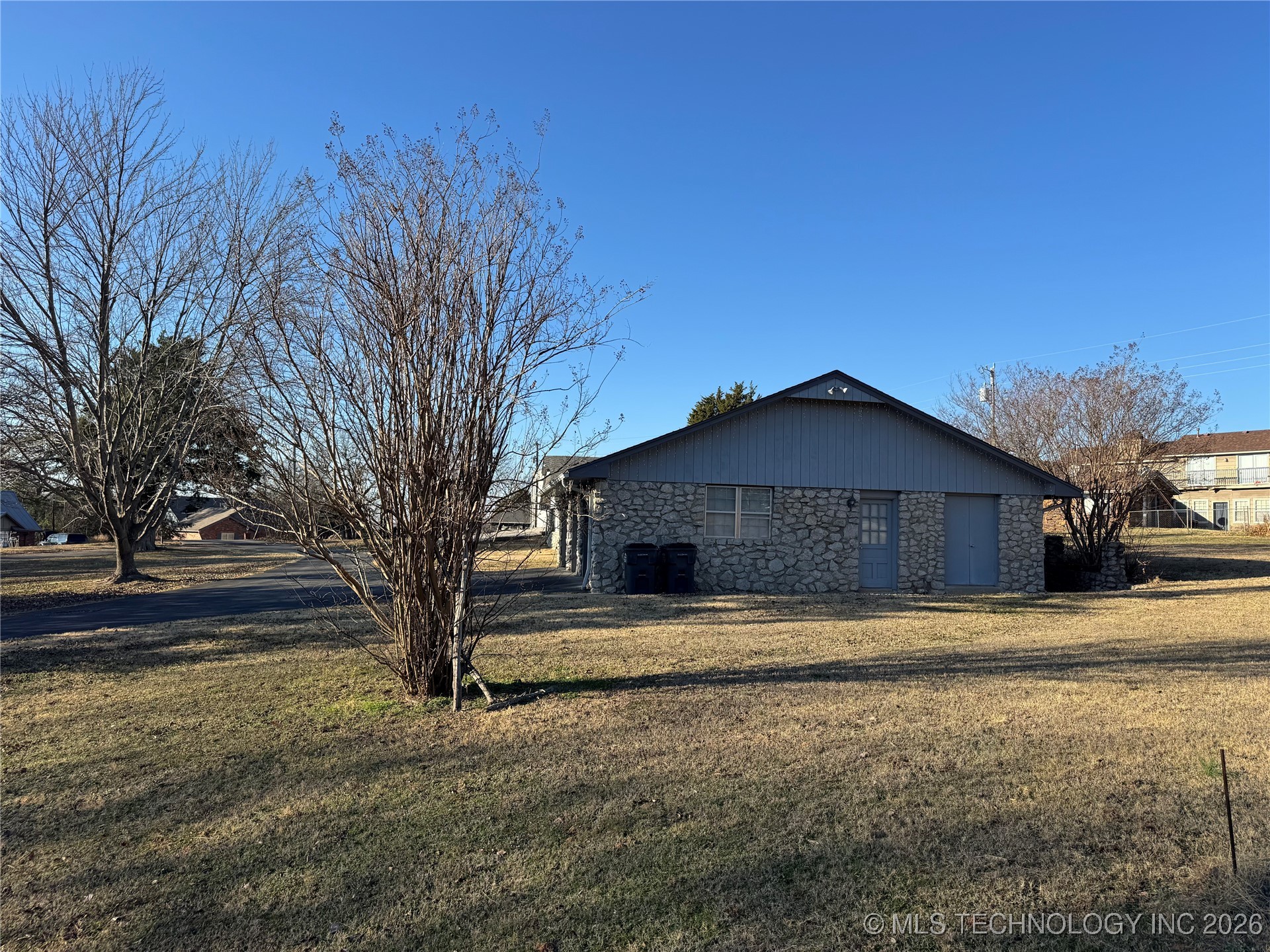 533 W Woodland Drive Property Photo 63