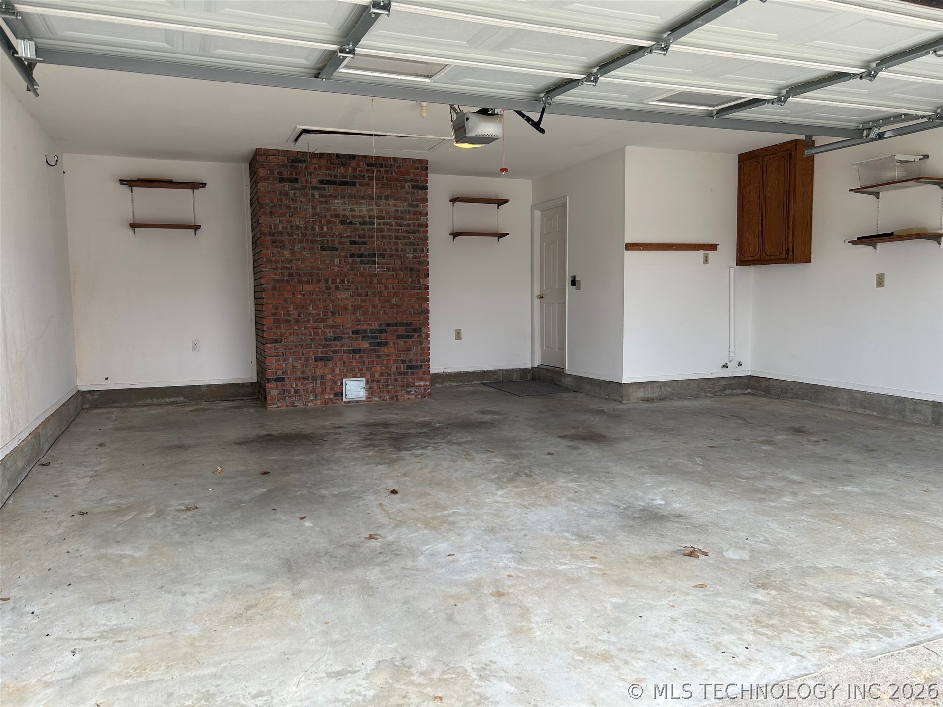 1541 W Harris Road Property Photo 5