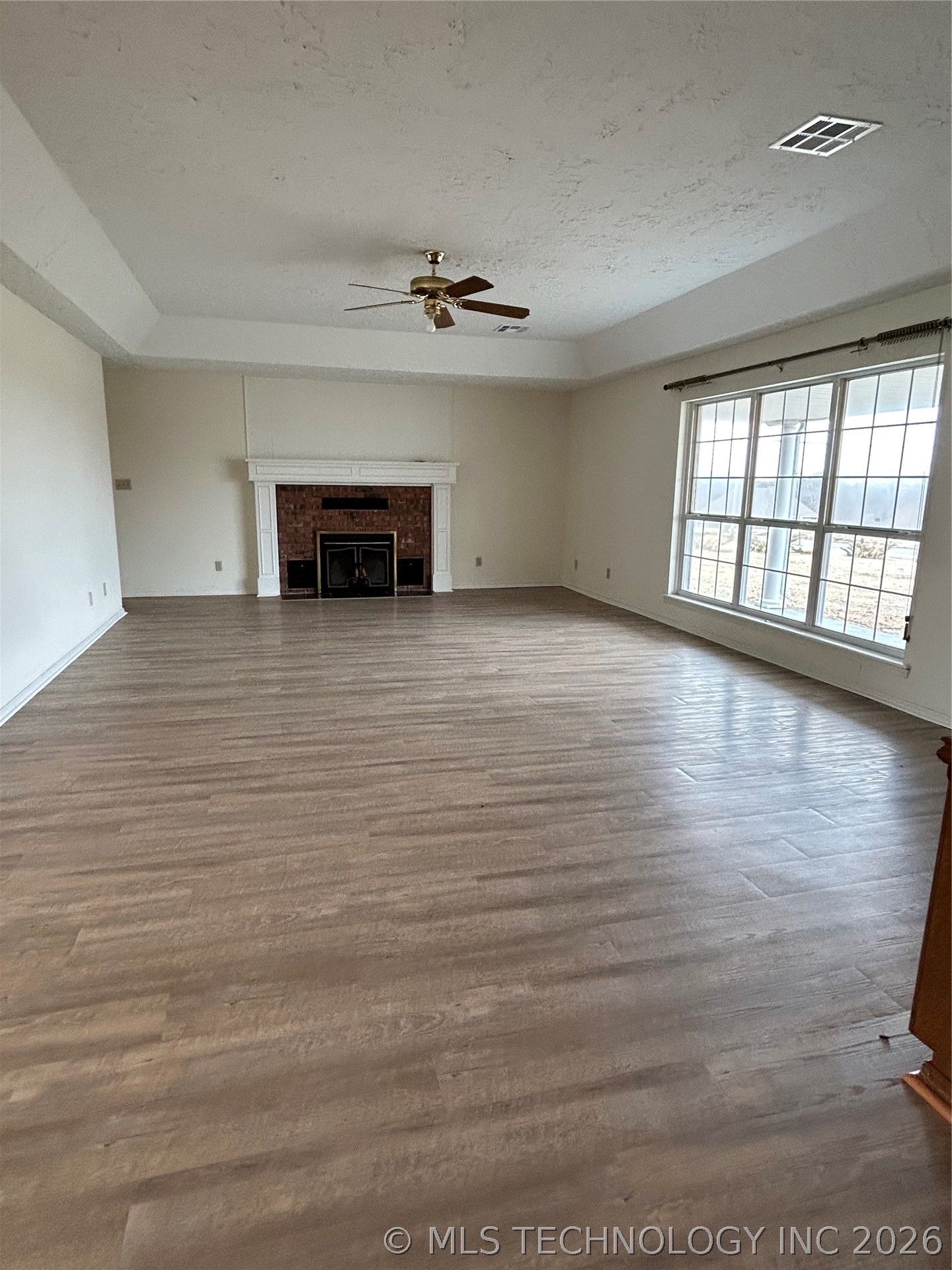 1541 W Harris Road Property Photo 9