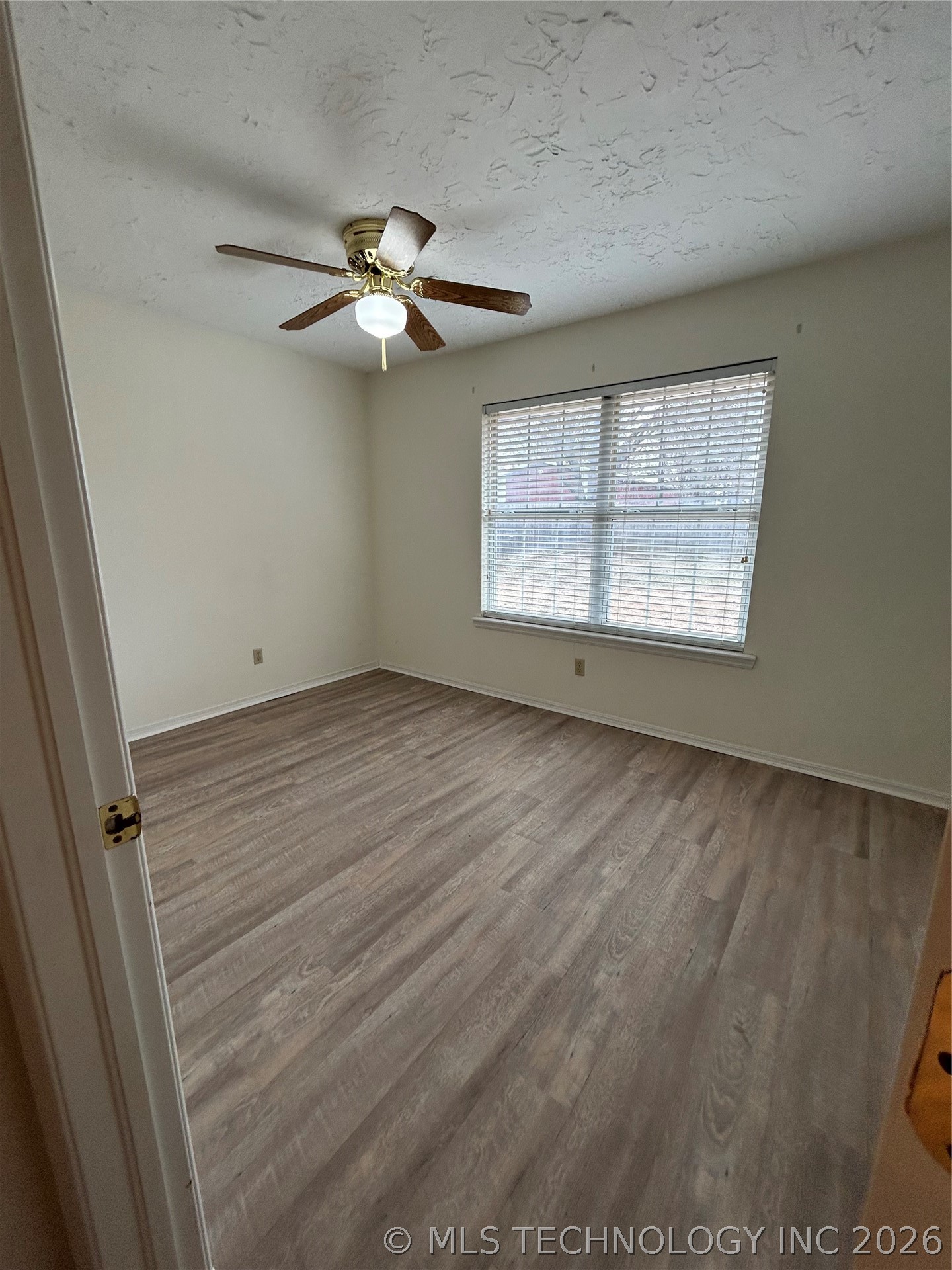 1541 W Harris Road Property Photo 13