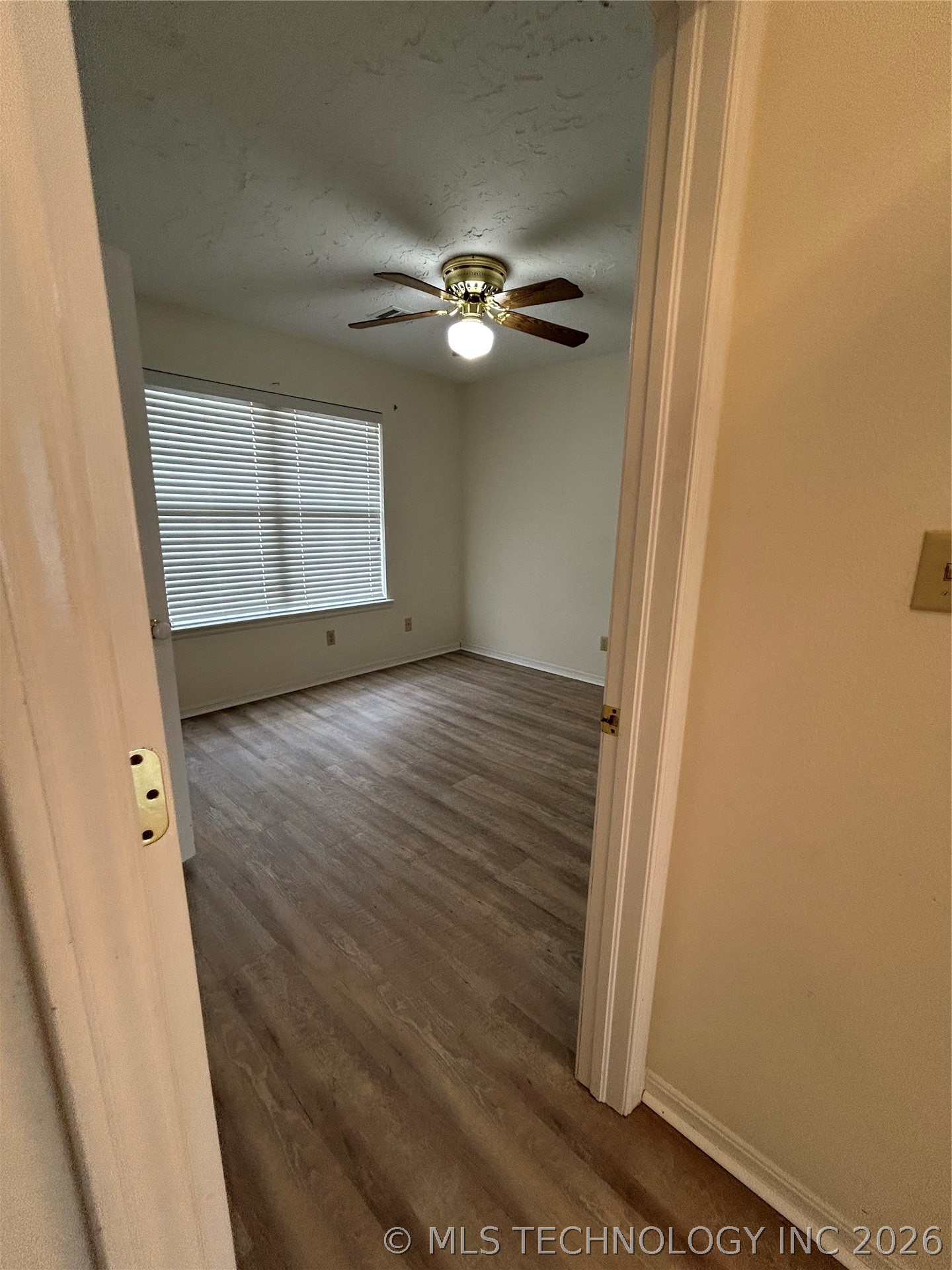 1541 W Harris Road Property Photo 14