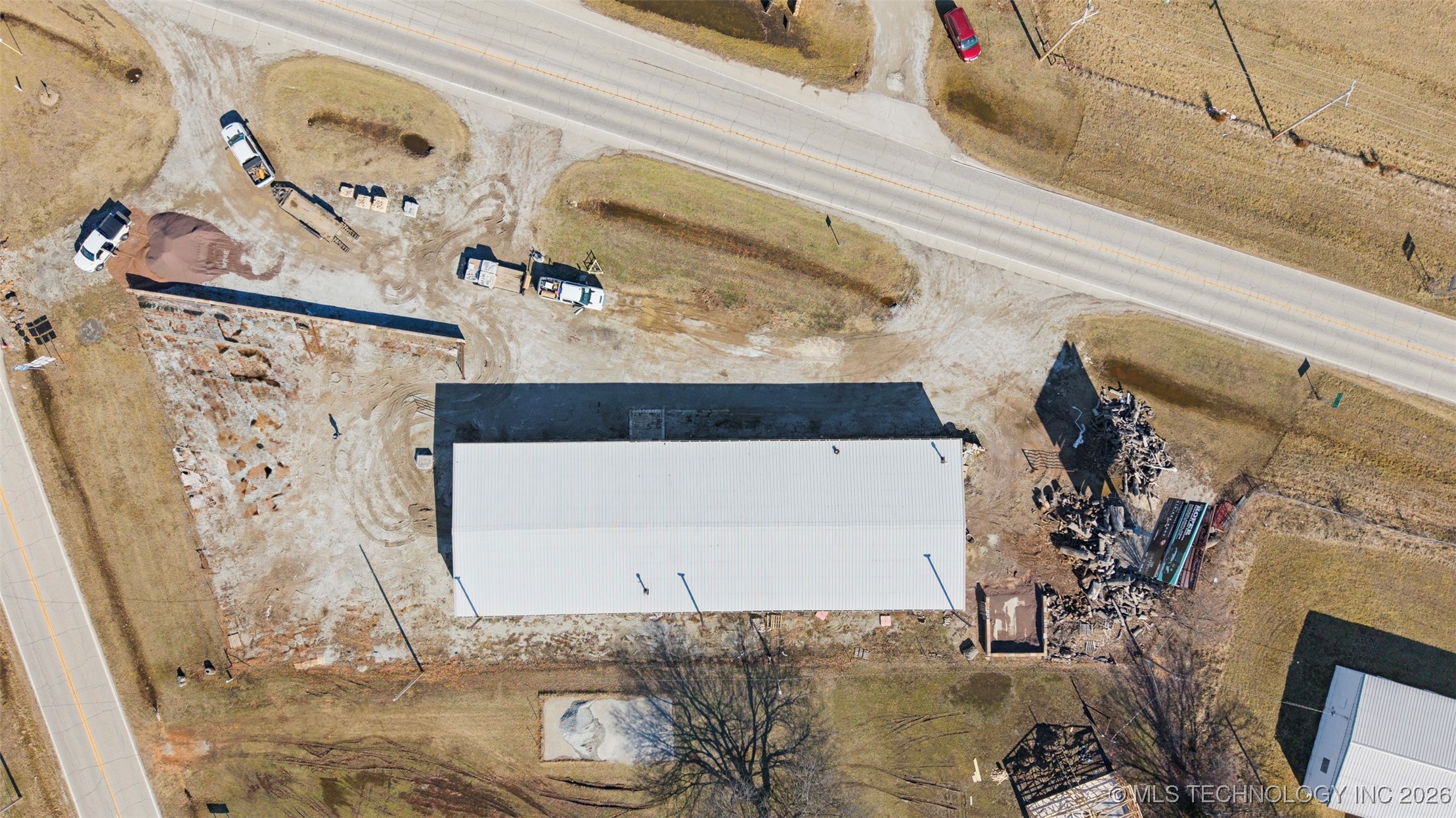 57015 E Highway 59 Property Photo 5